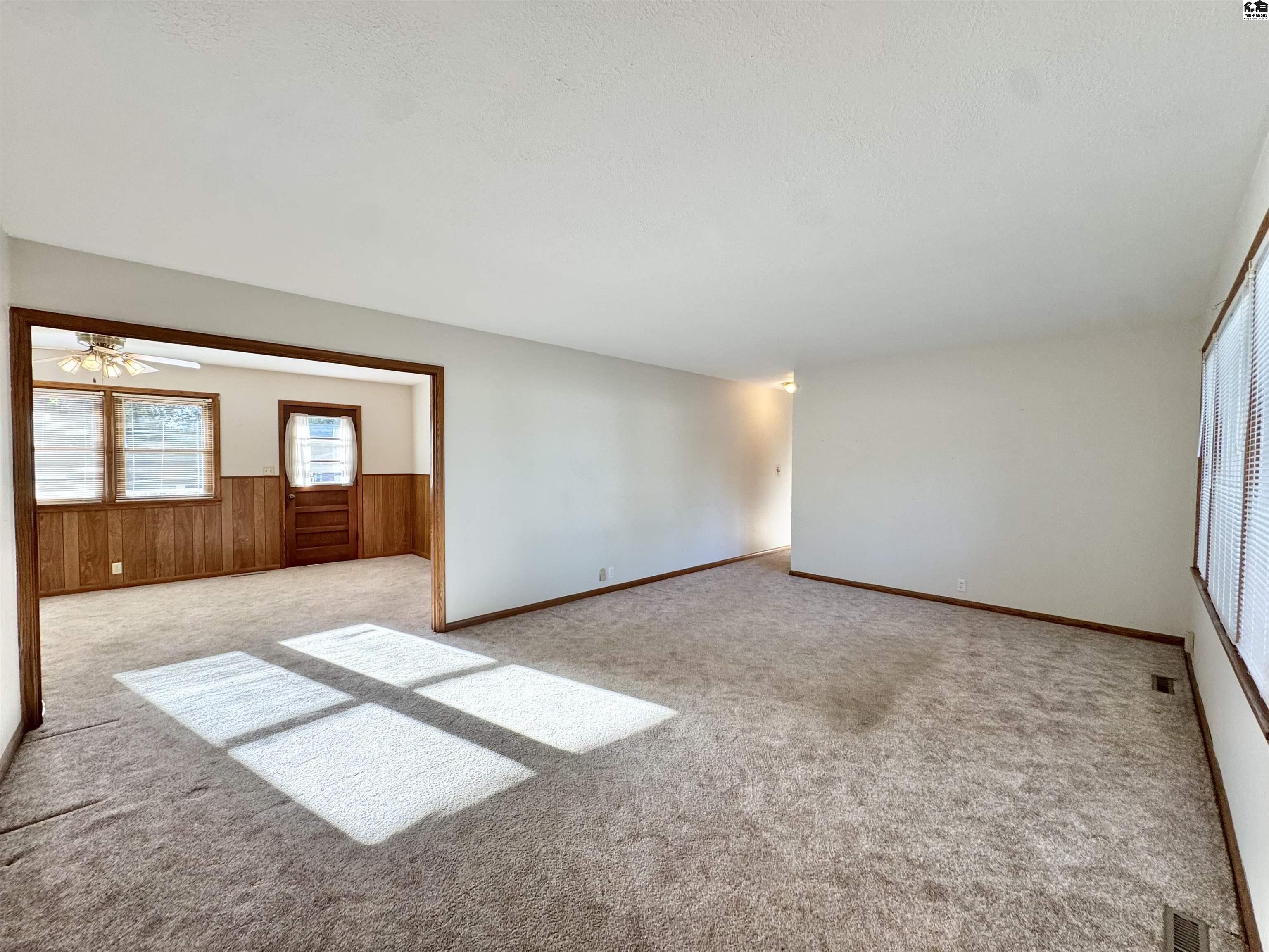 76 Eastwood Drive Hutchinson KS 67502