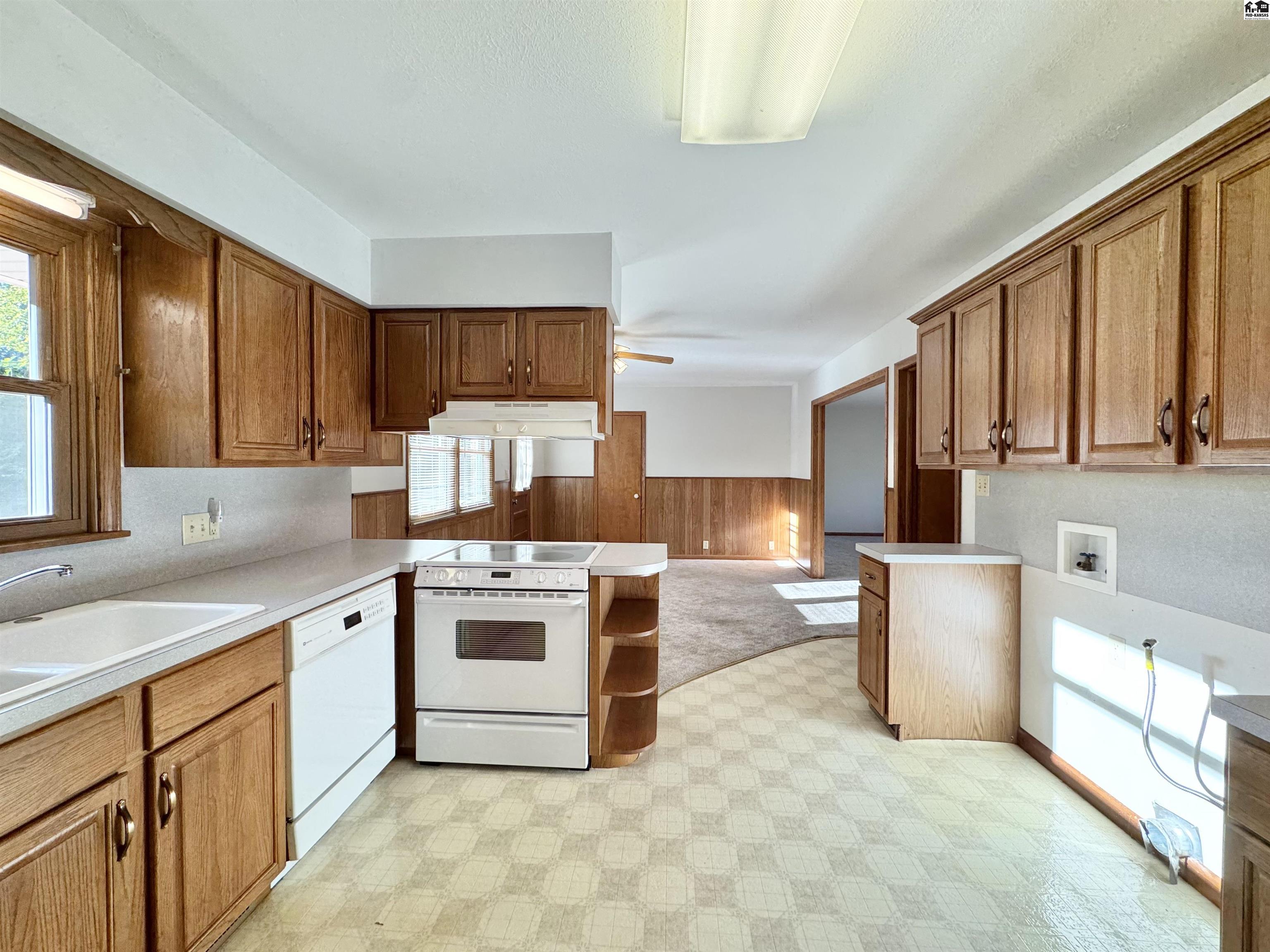 76 Eastwood Drive Hutchinson KS 67502