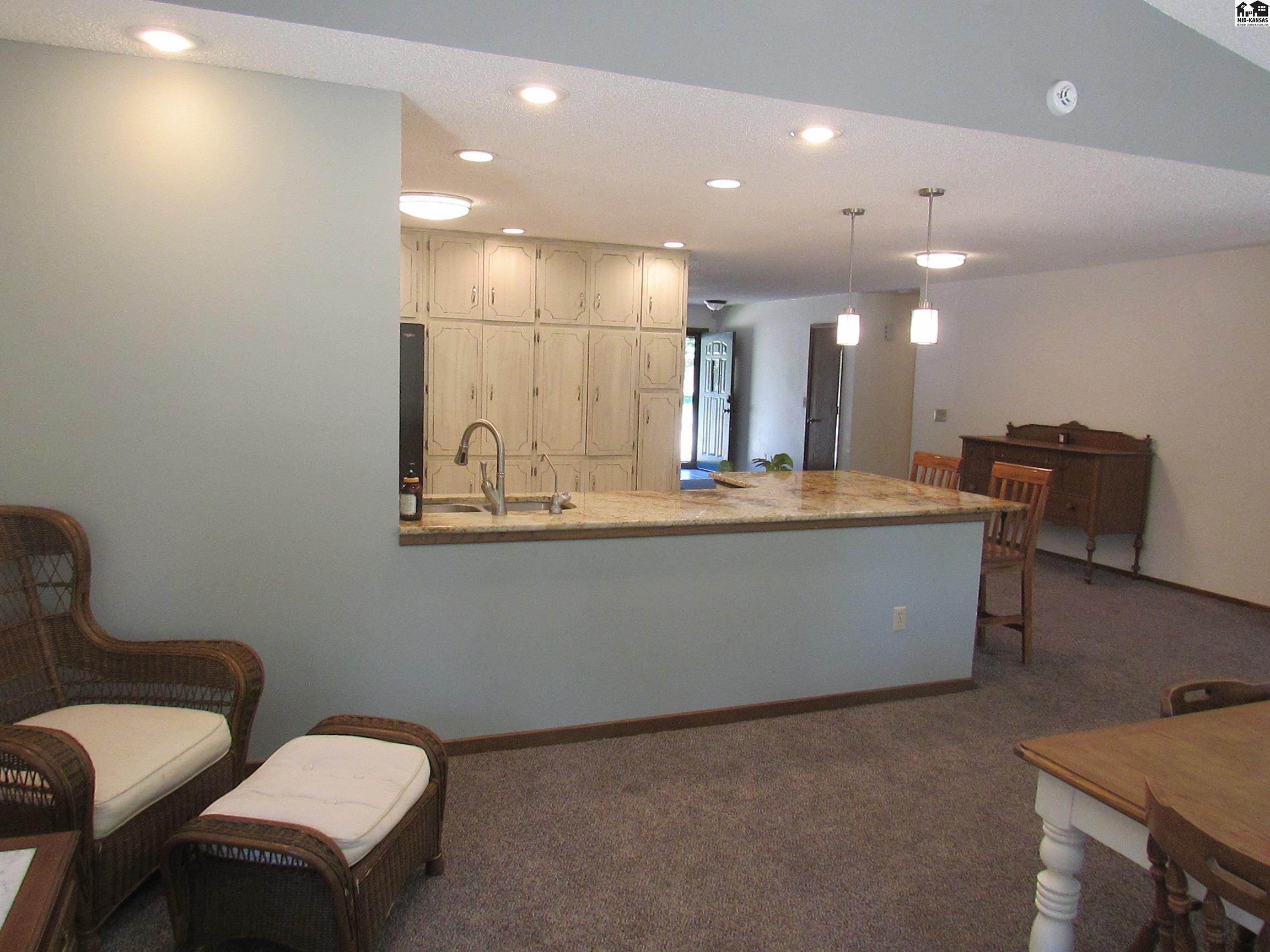 4005 N Prairie Hills Drive Hutchinson KS 67502