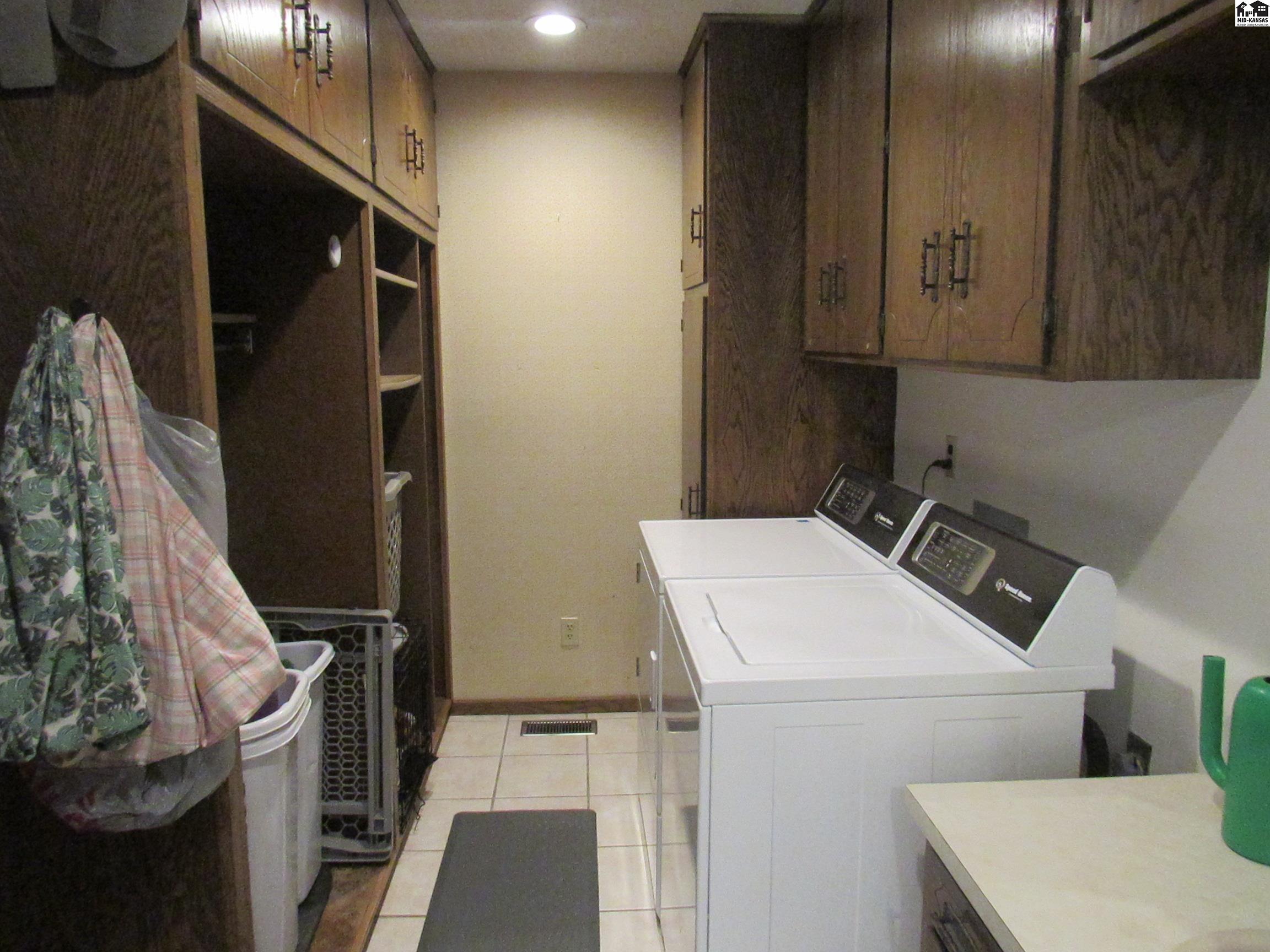 4005 N Prairie Hills Drive Hutchinson KS 67502