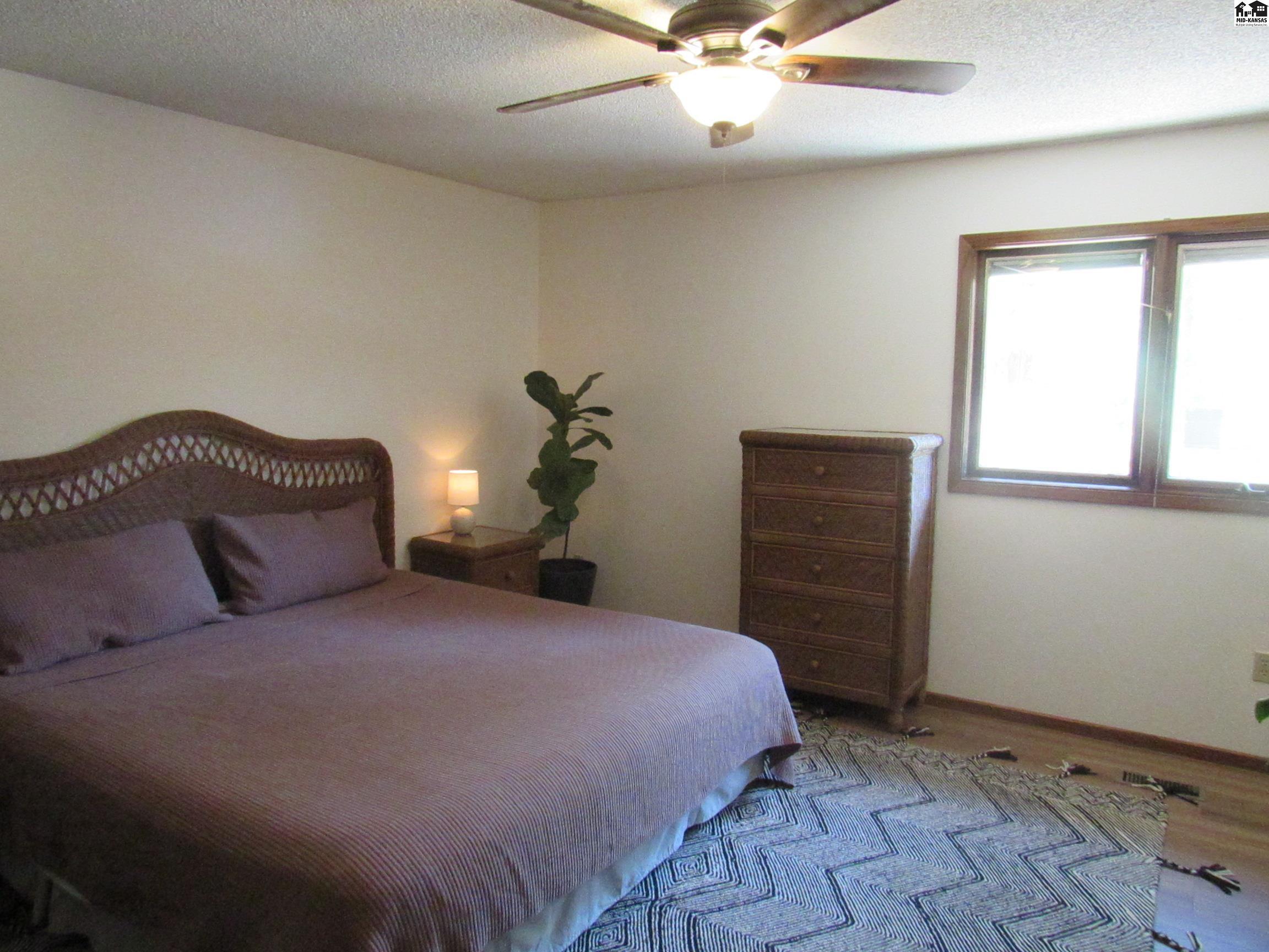 4005 N Prairie Hills Drive Hutchinson KS 67502
