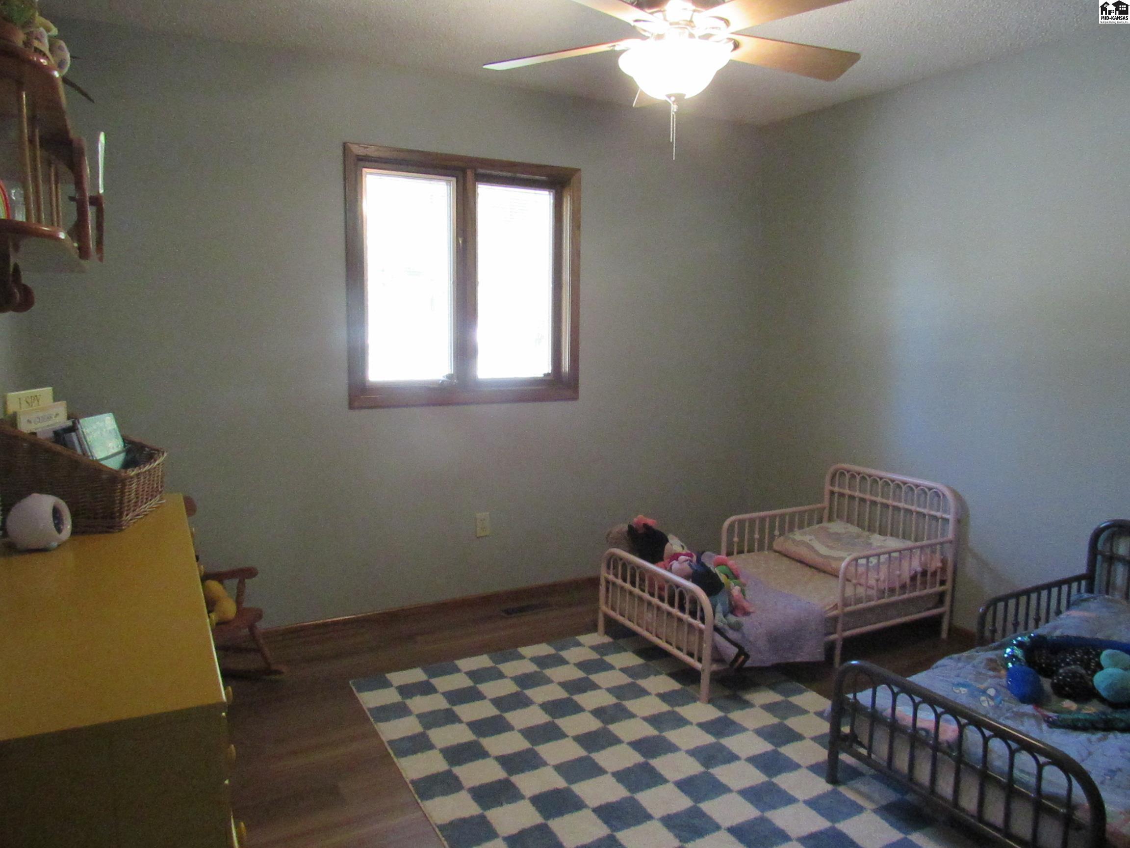 4005 N Prairie Hills Drive Hutchinson KS 67502