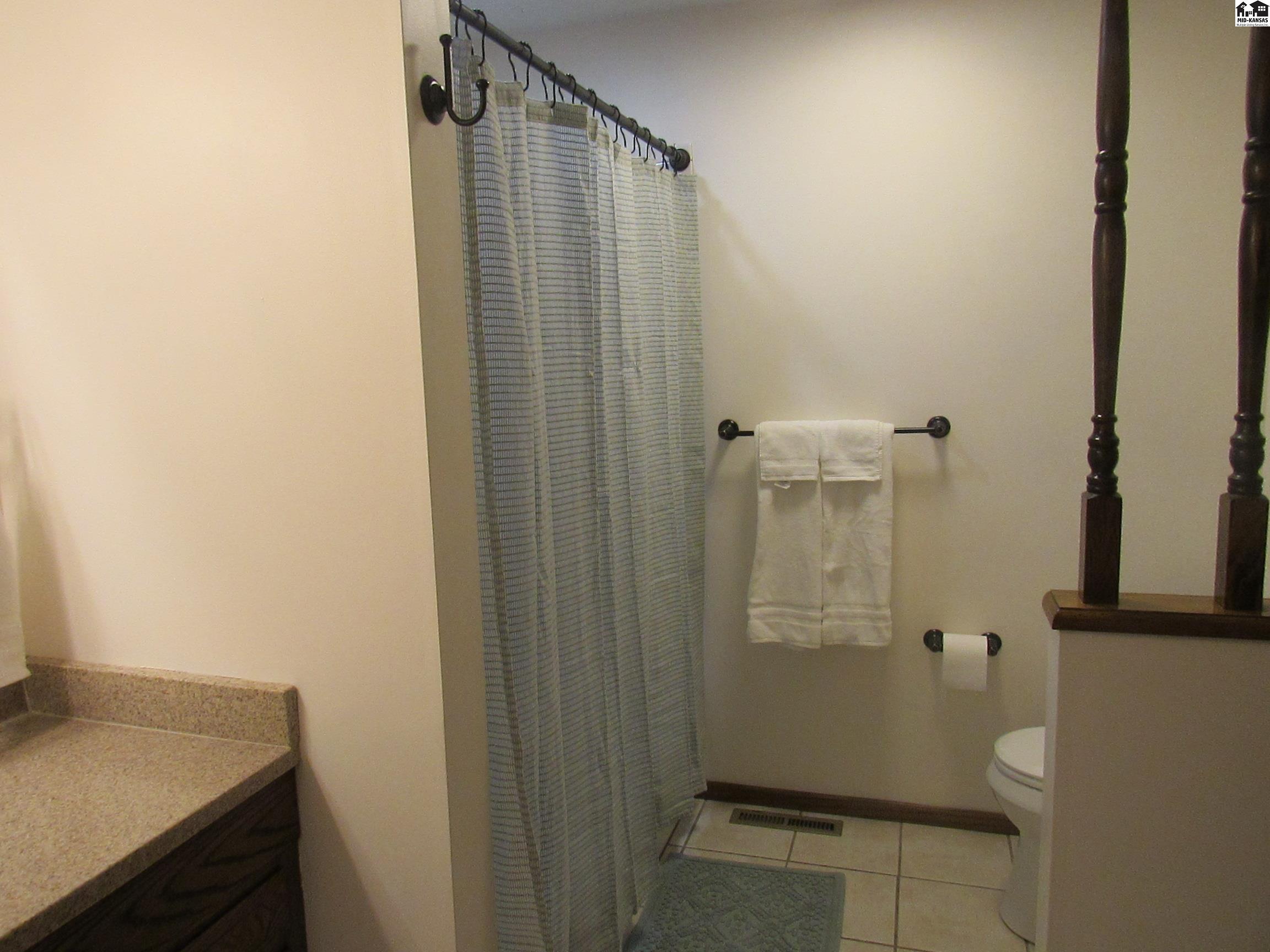 4005 N Prairie Hills Drive Hutchinson KS 67502