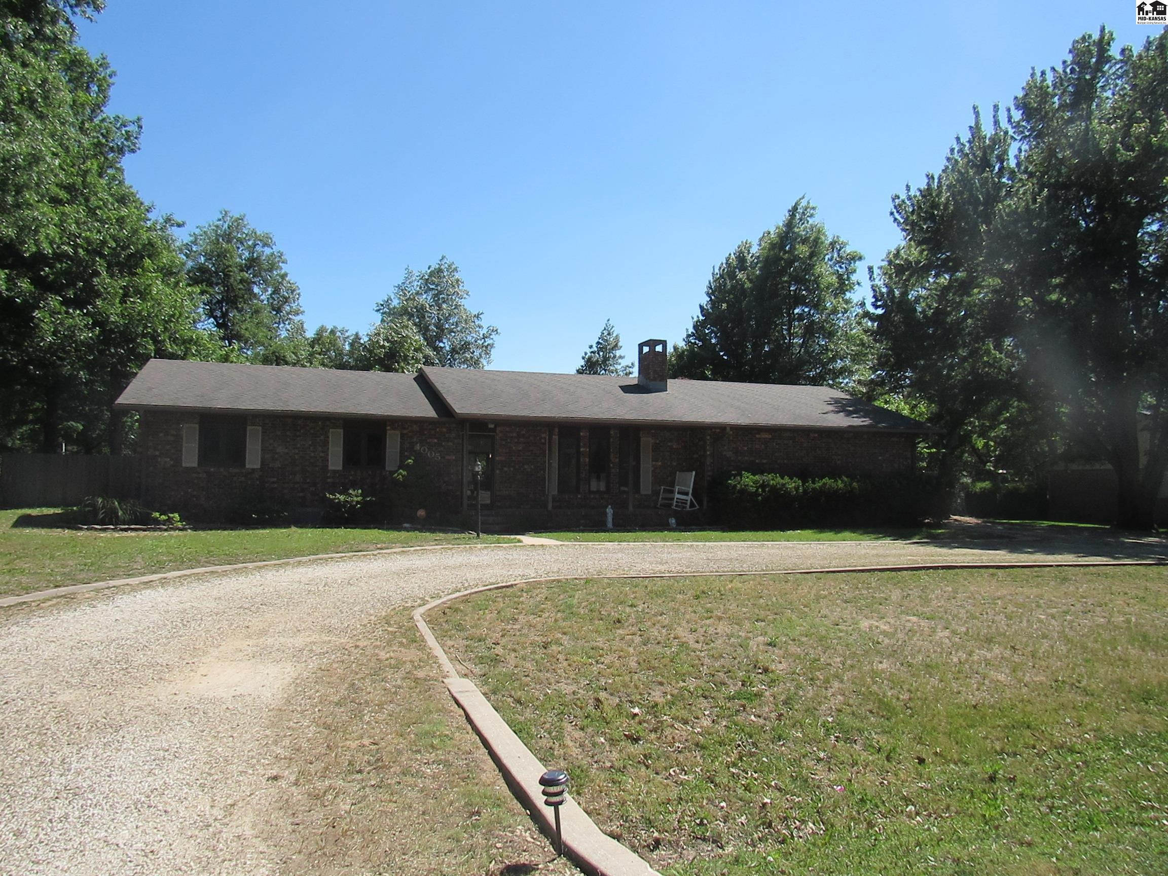 4005 N Prairie Hills Drive Hutchinson KS 67502
