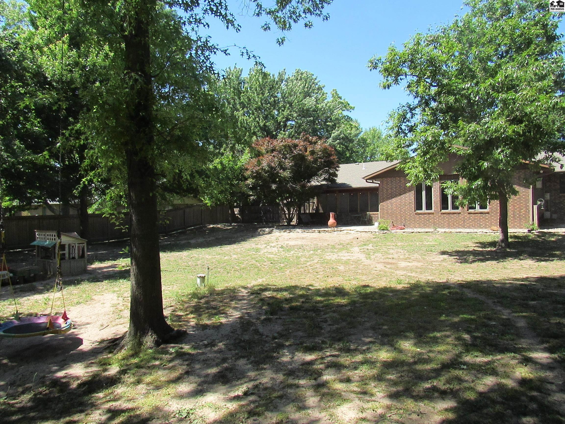 4005 N Prairie Hills Drive Hutchinson KS 67502