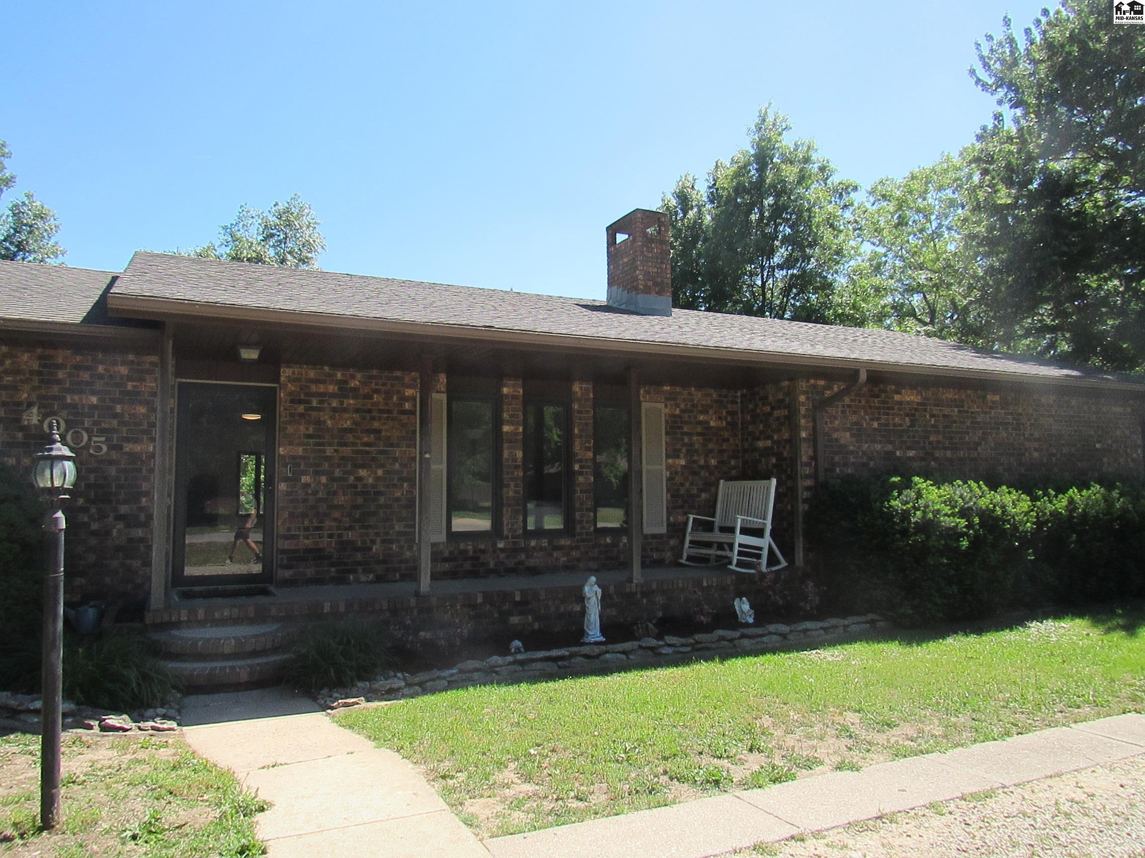 4005 N Prairie Hills Drive Hutchinson KS 67502