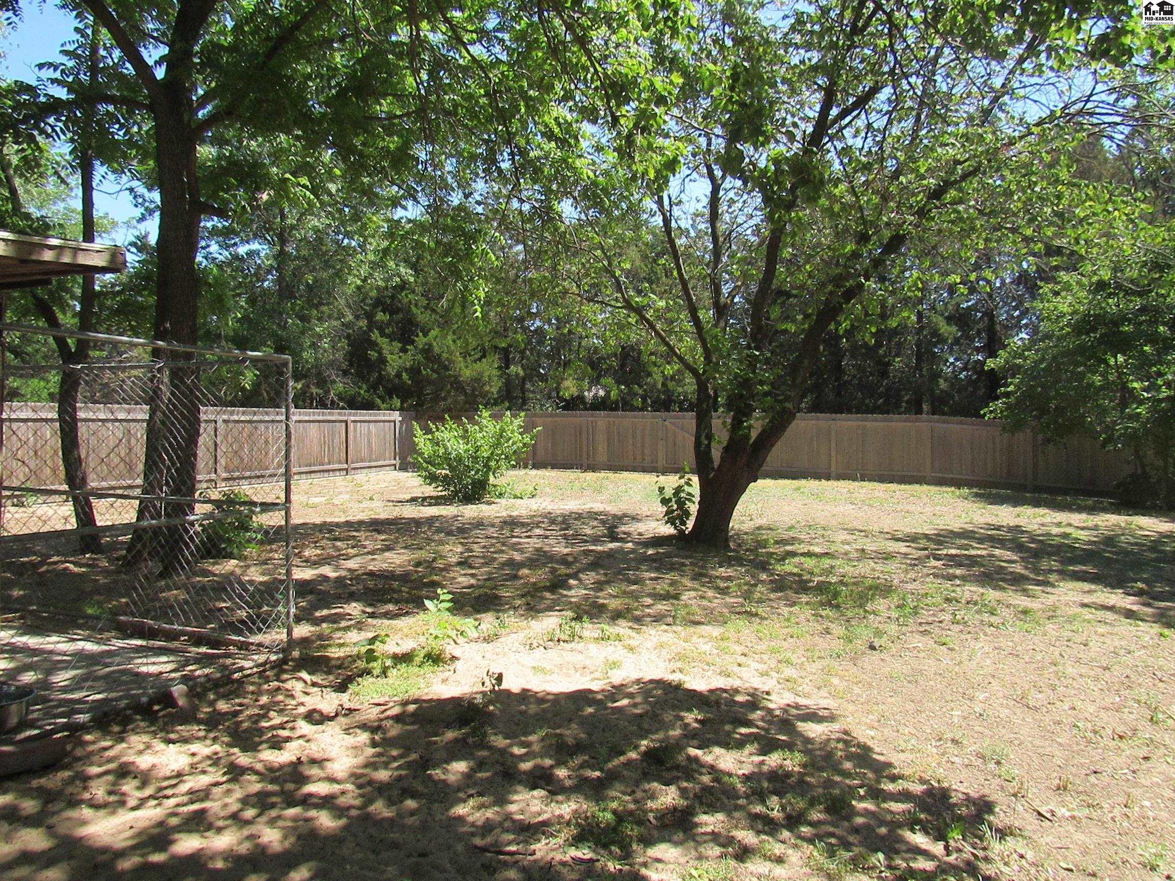 4005 N Prairie Hills Drive Hutchinson KS 67502