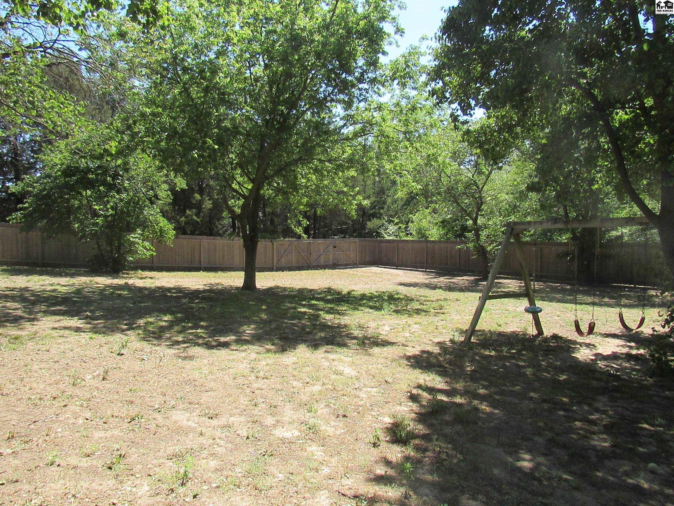 4005 N Prairie Hills Drive Hutchinson KS 67502
