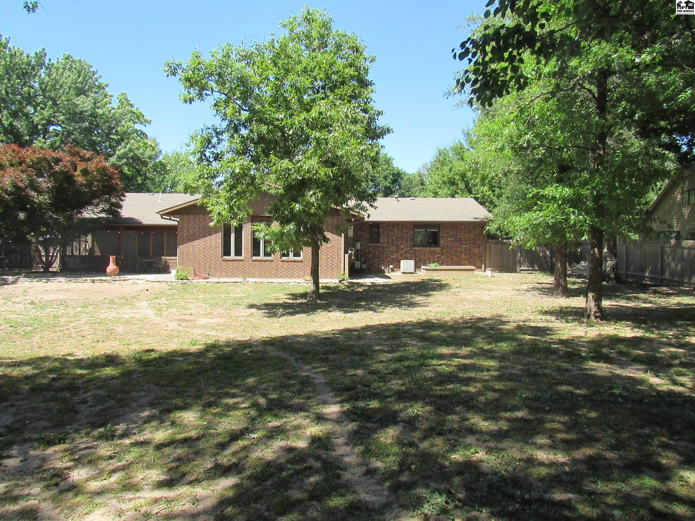 4005 N Prairie Hills Drive Hutchinson KS 67502