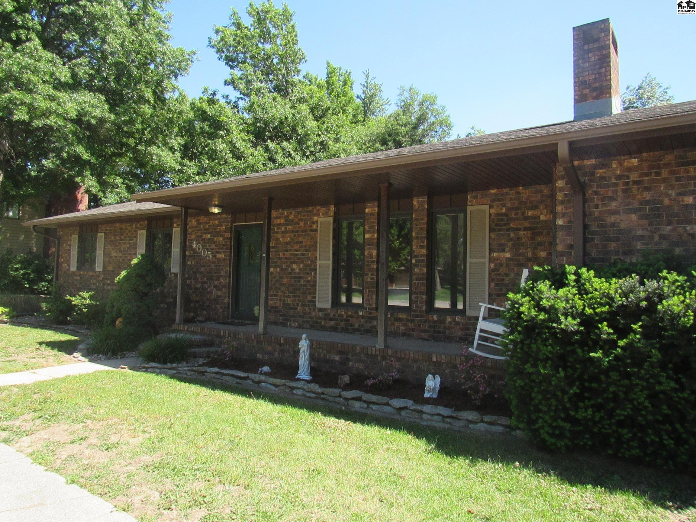 4005 N Prairie Hills Drive Hutchinson KS 67502