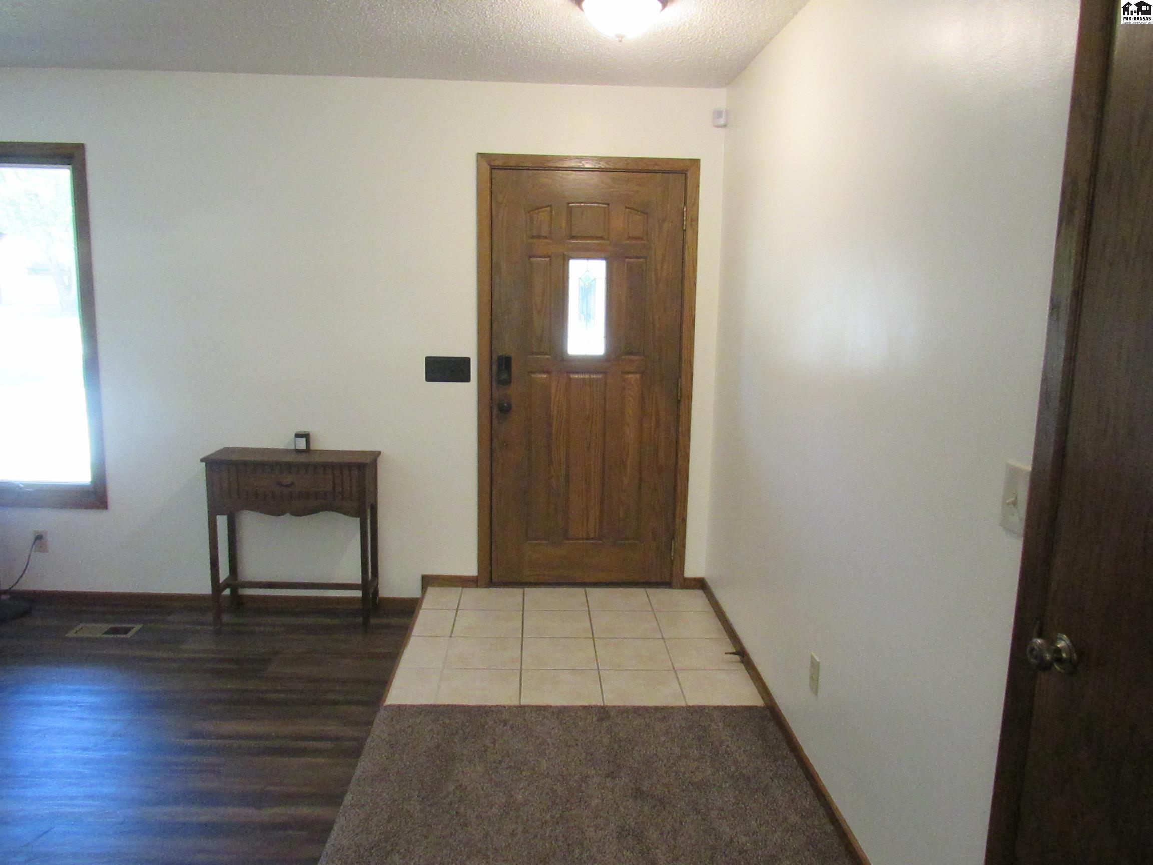 4005 N Prairie Hills Drive Hutchinson KS 67502