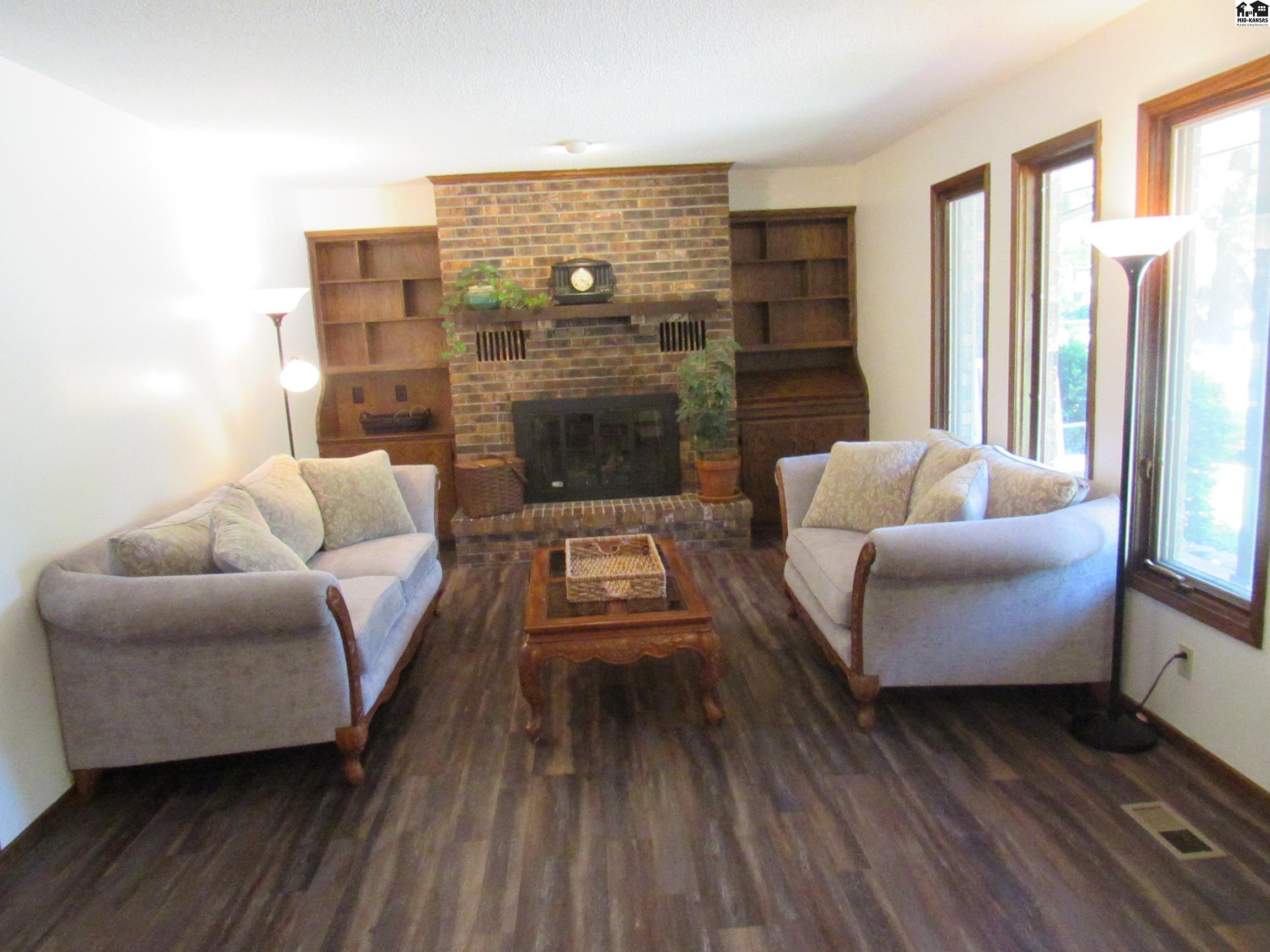 4005 N Prairie Hills Drive Hutchinson KS 67502