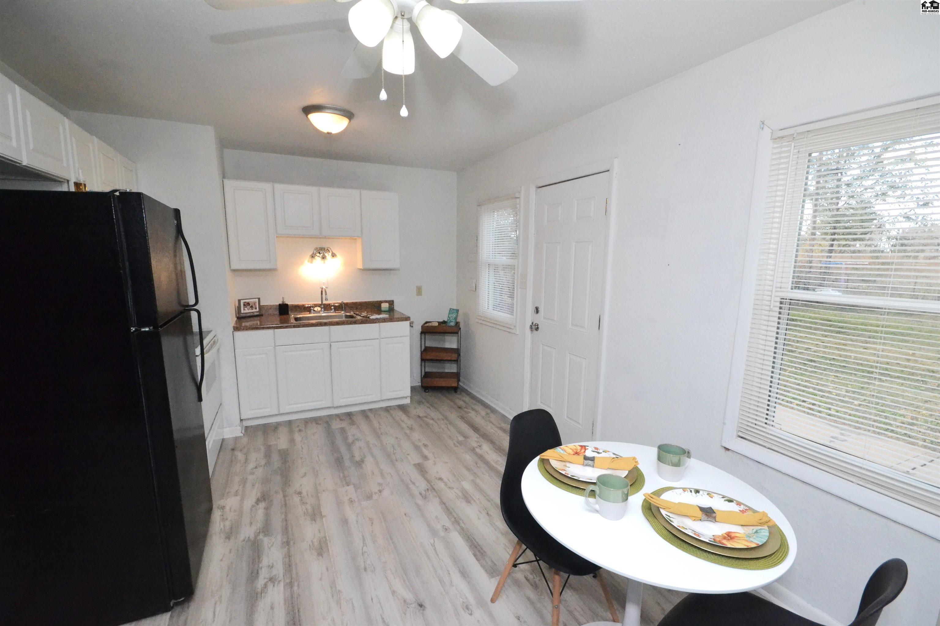 17 Sunset Drive Hutchinson KS 67502