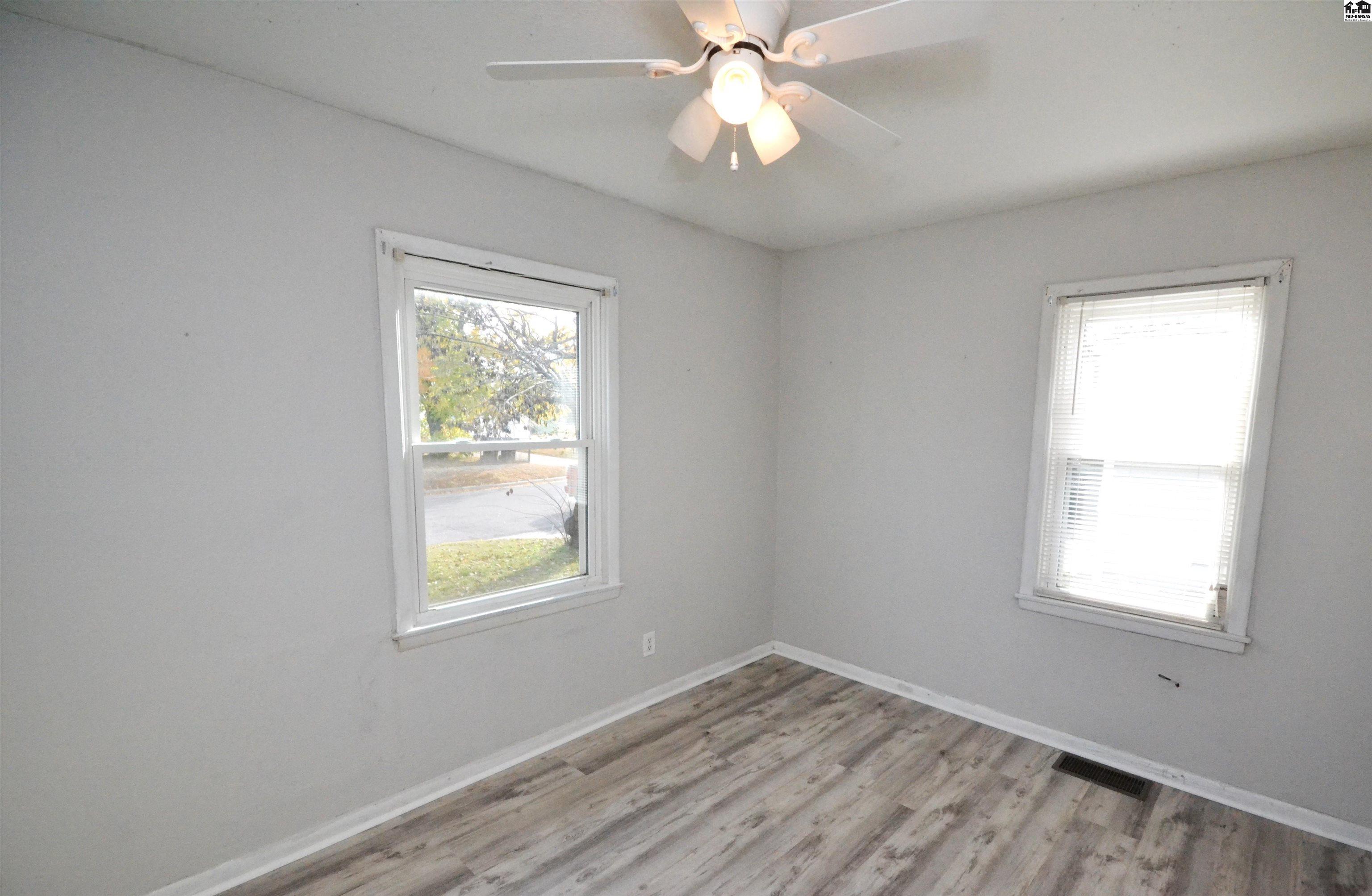 17 Sunset Drive Hutchinson KS 67502