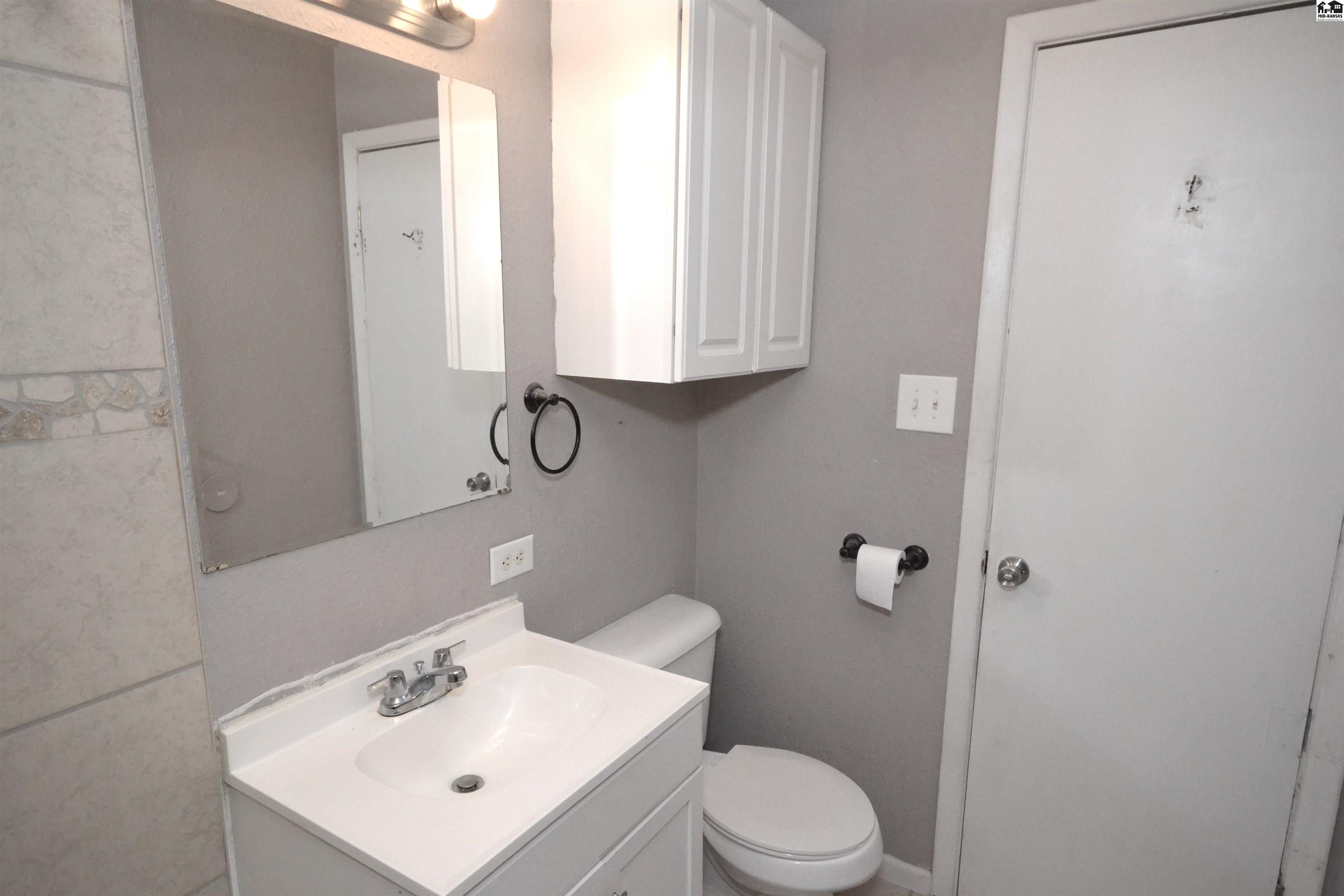 17 Sunset Drive Hutchinson KS 67502