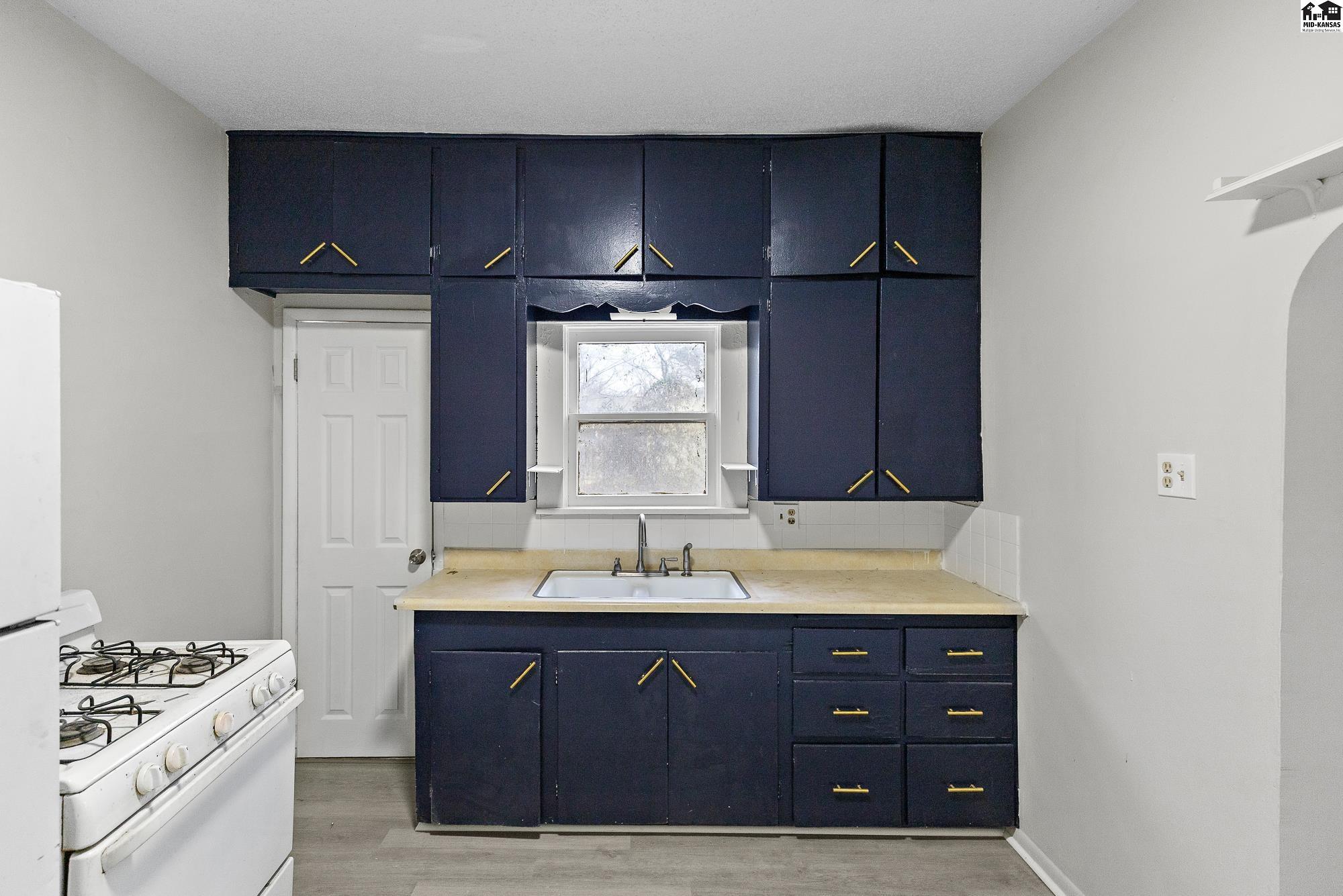 720 E 8th Avenue Hutchinson KS 67501