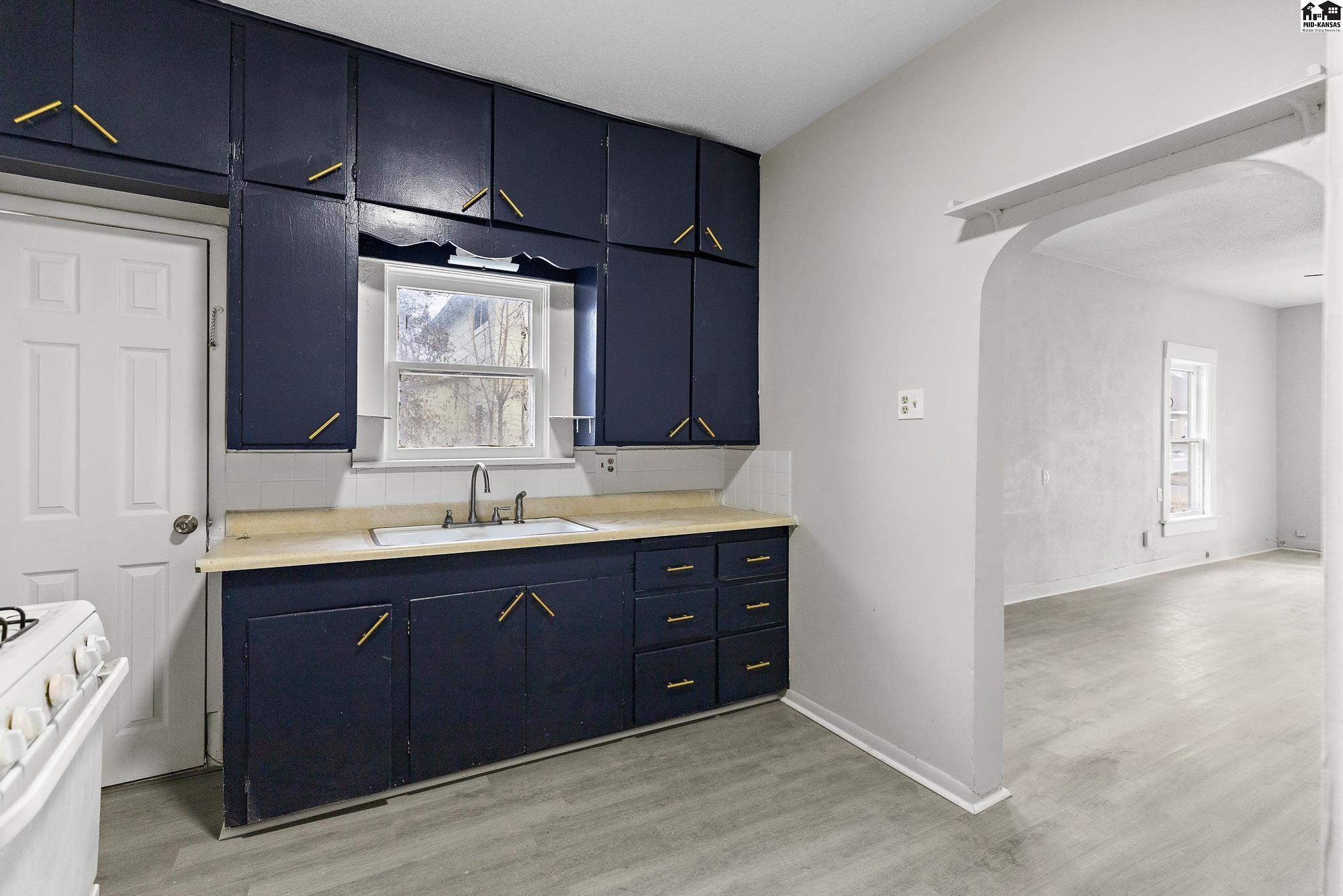 720 E 8th Avenue Hutchinson KS 67501