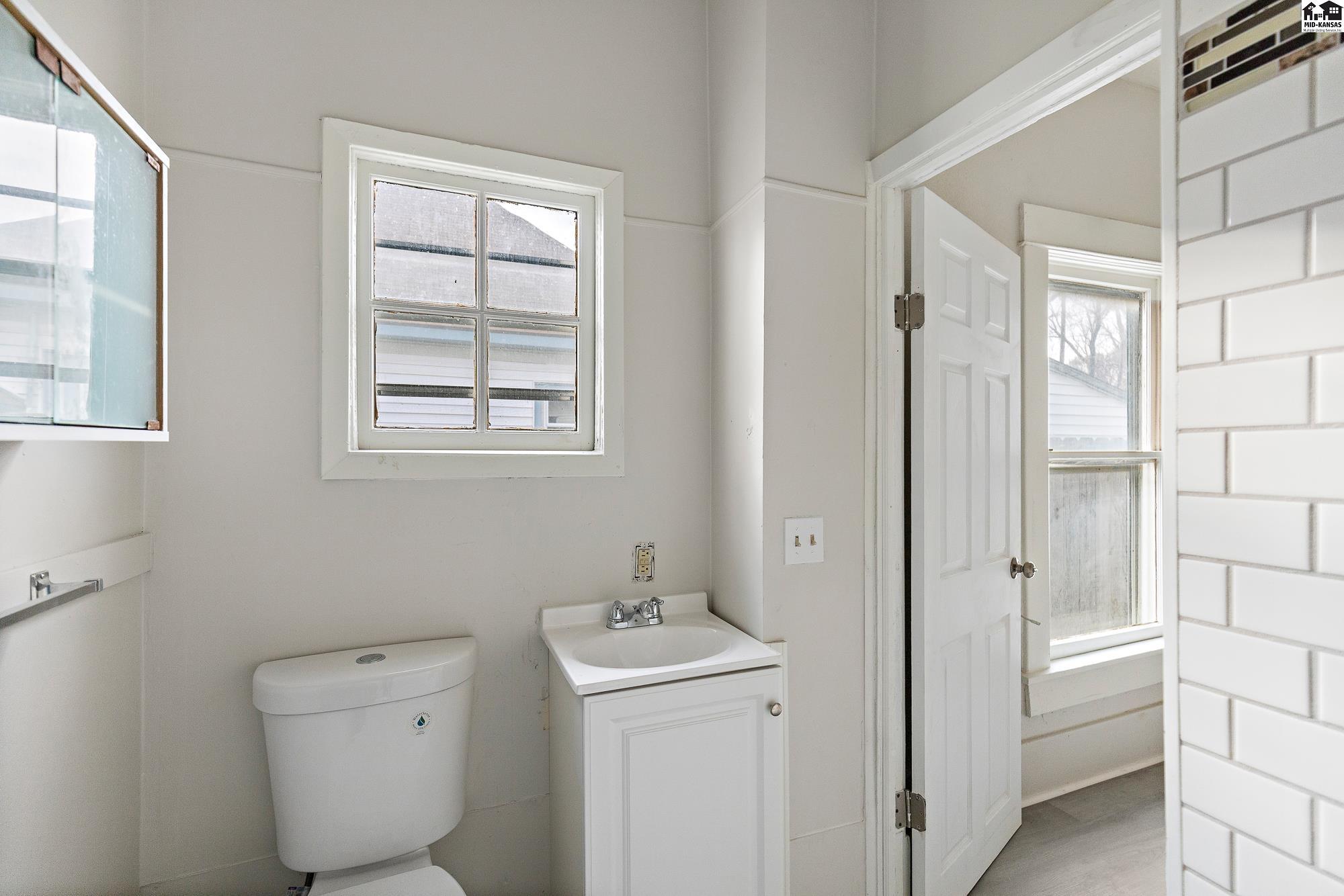 720 E 8th Avenue Hutchinson KS 67501