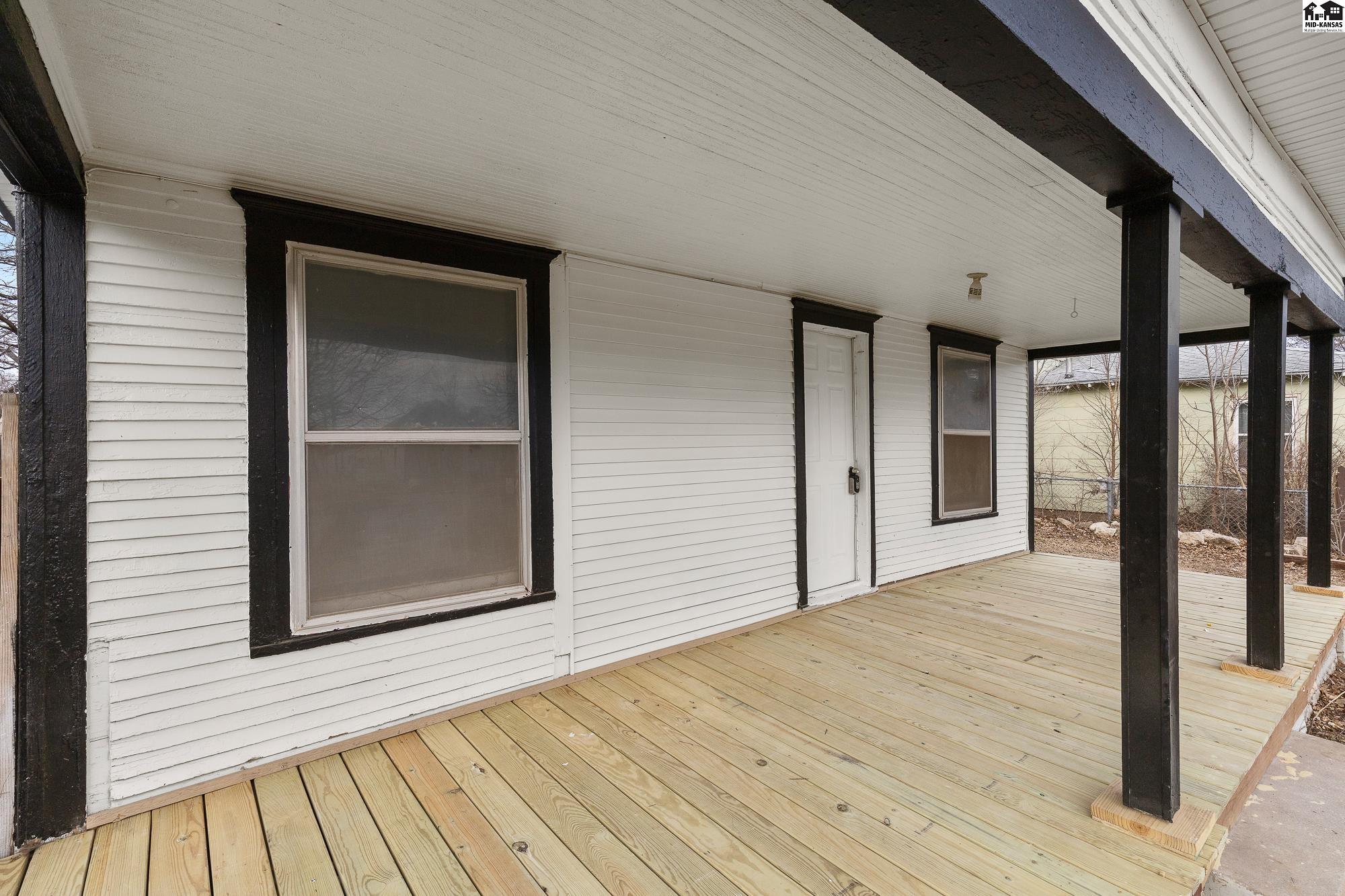 720 E 8th Avenue Hutchinson KS 67501