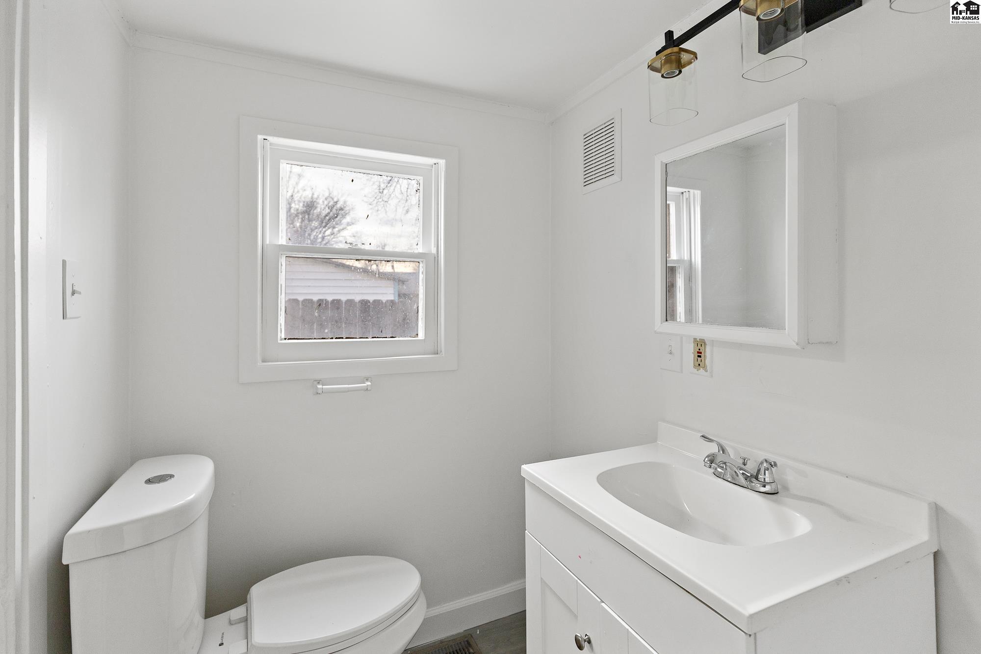 720 E 8th Avenue Hutchinson KS 67501