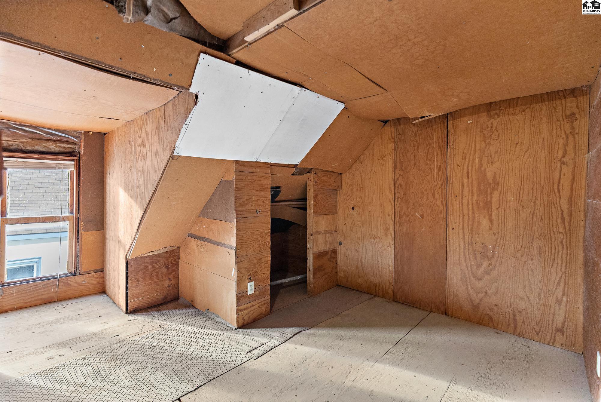 720 E 8th Avenue Hutchinson KS 67501