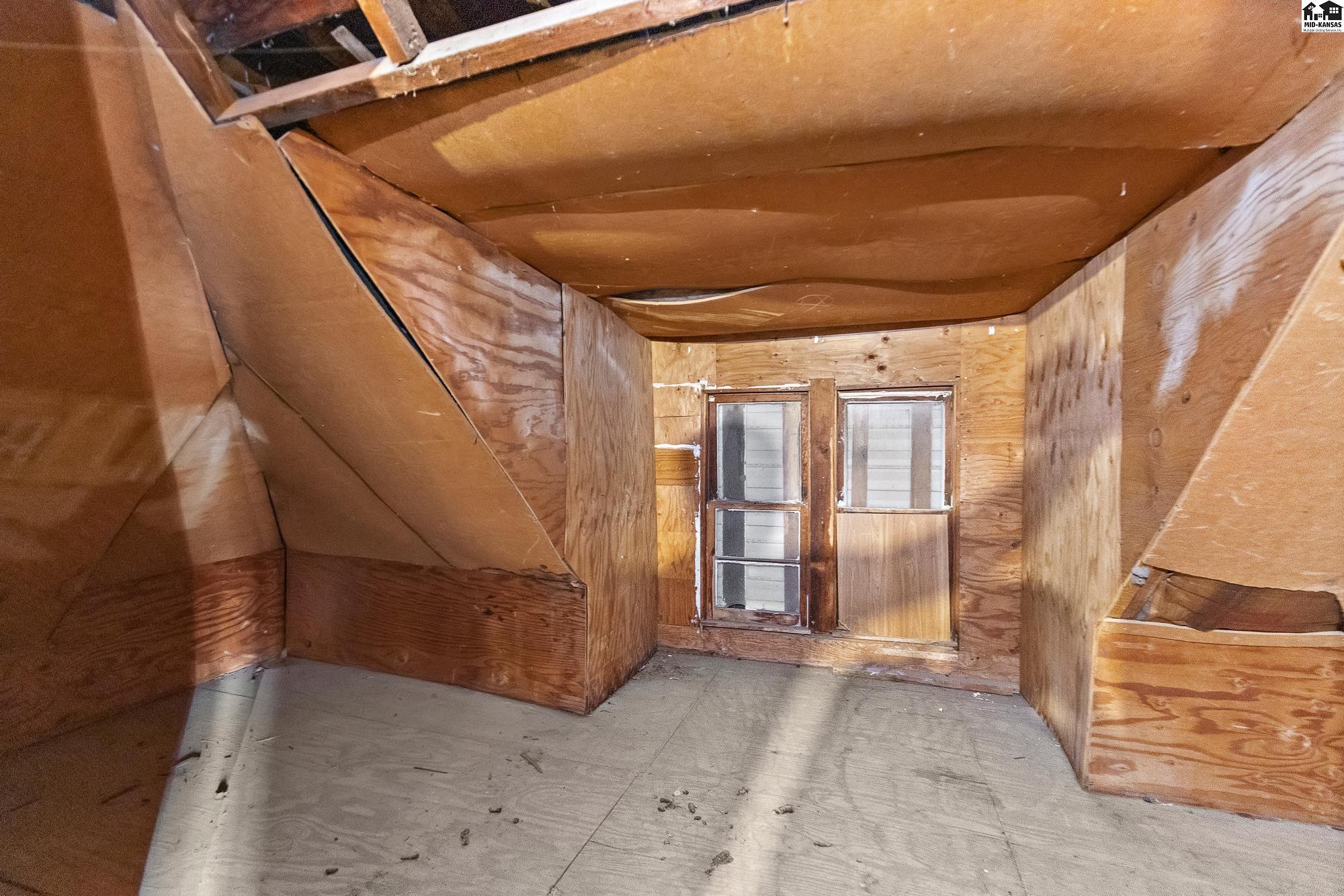 720 E 8th Avenue Hutchinson KS 67501