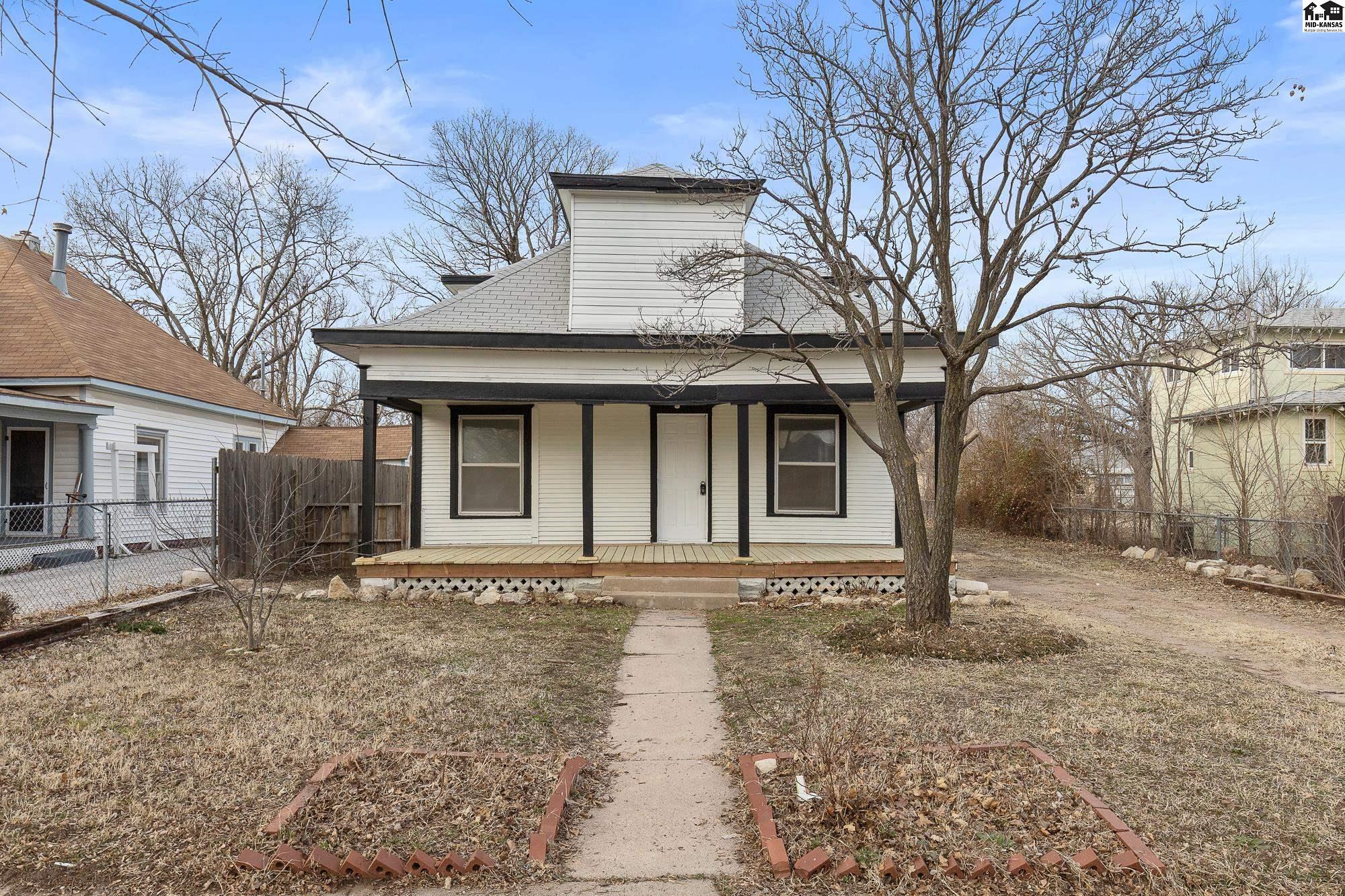 720 E 8th Avenue Hutchinson KS 67501