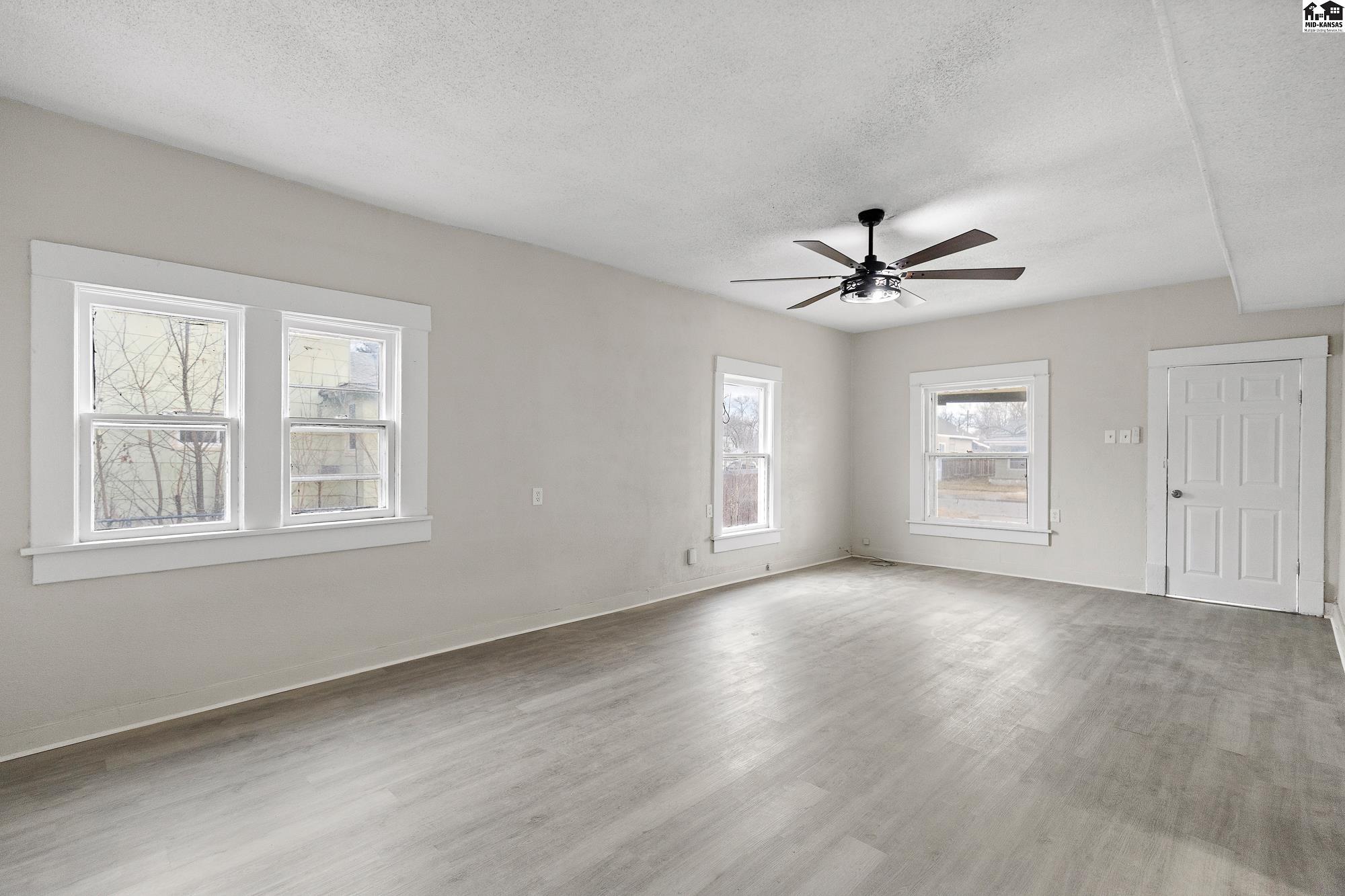 720 E 8th Avenue Hutchinson KS 67501