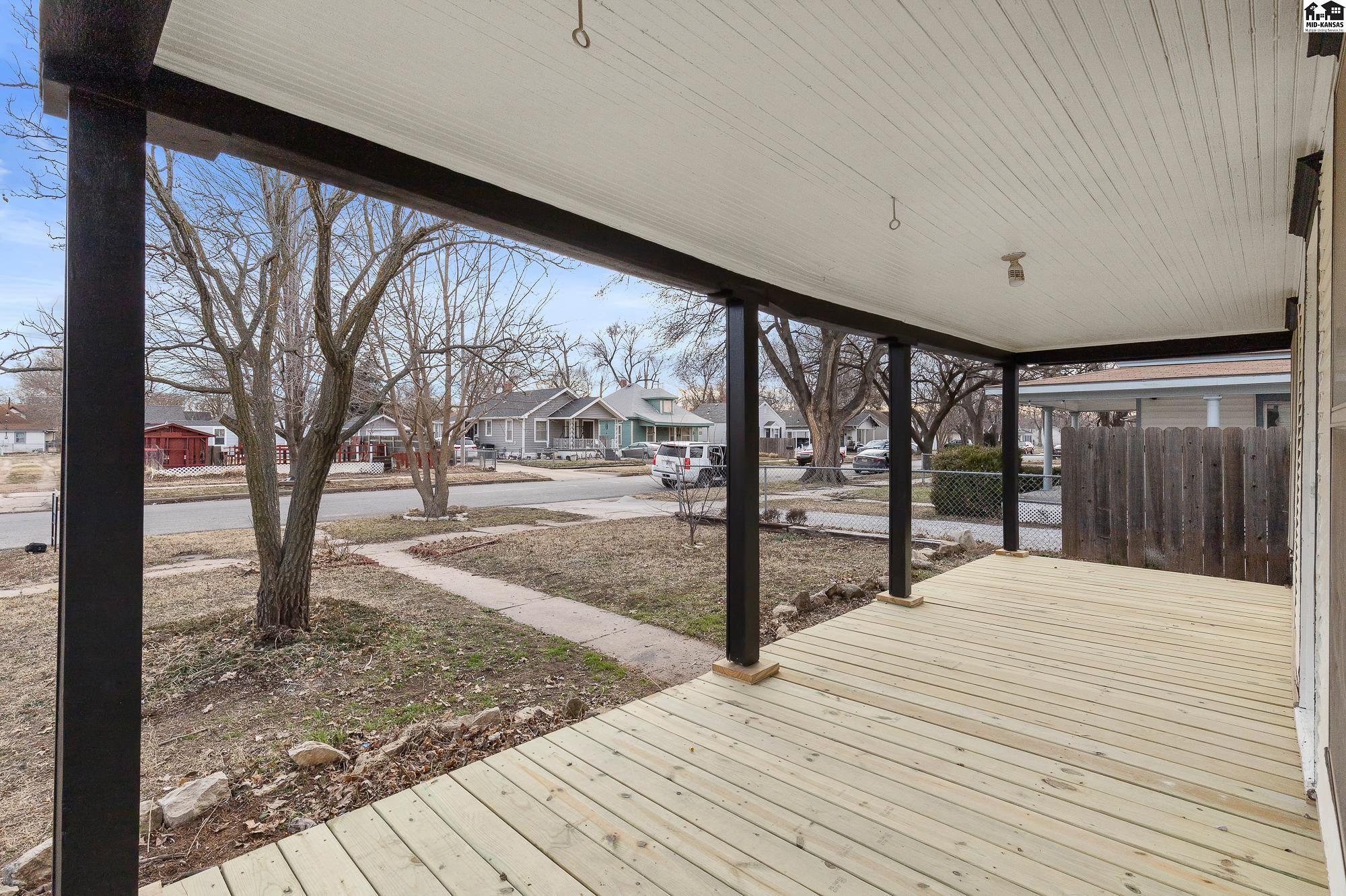 720 E 8th Avenue Hutchinson KS 67501