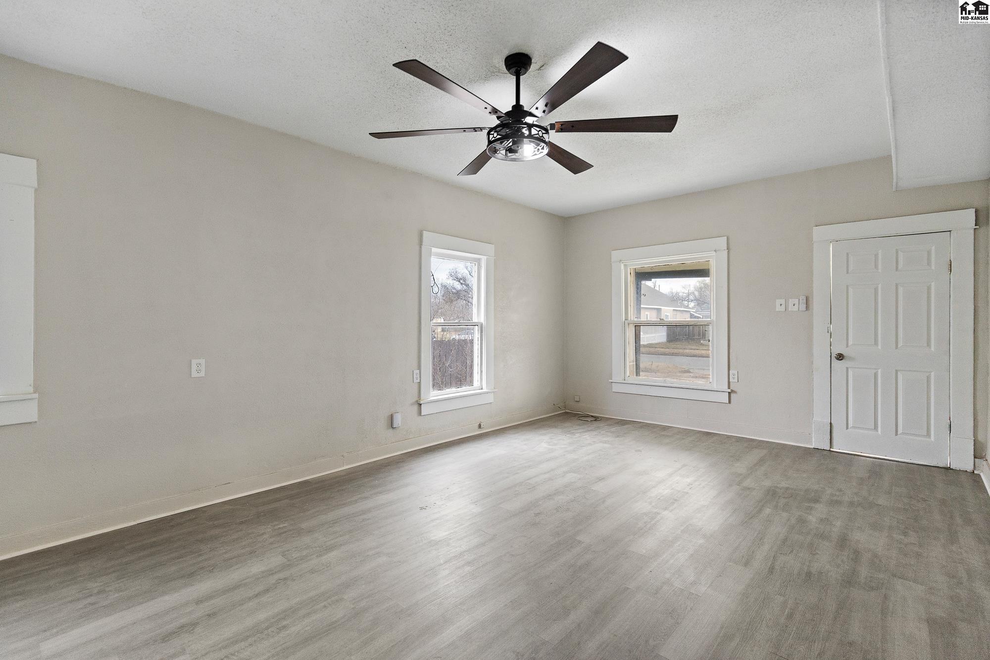 720 E 8th Avenue Hutchinson KS 67501