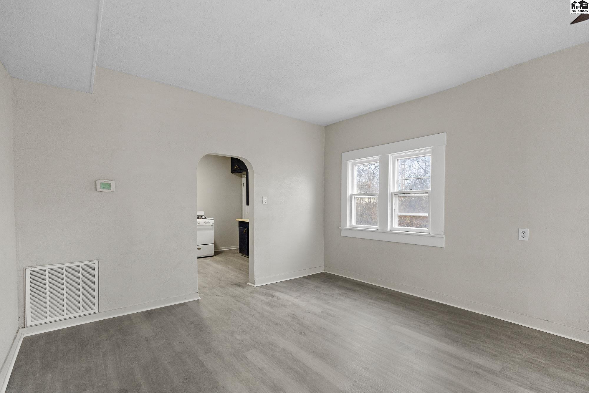 720 E 8th Avenue Hutchinson KS 67501