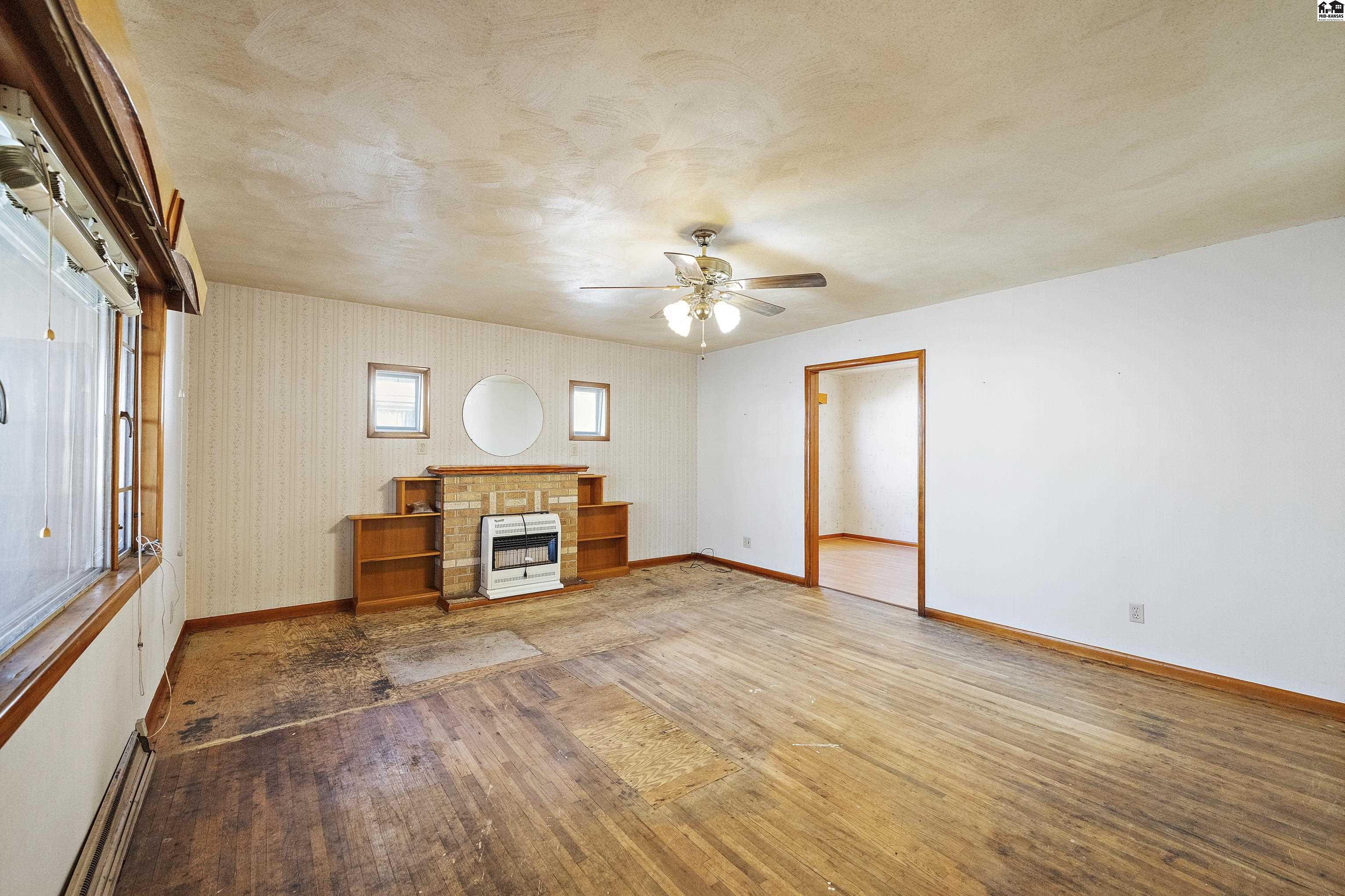 319 E 11th Avenue Hutchinson KS 67501