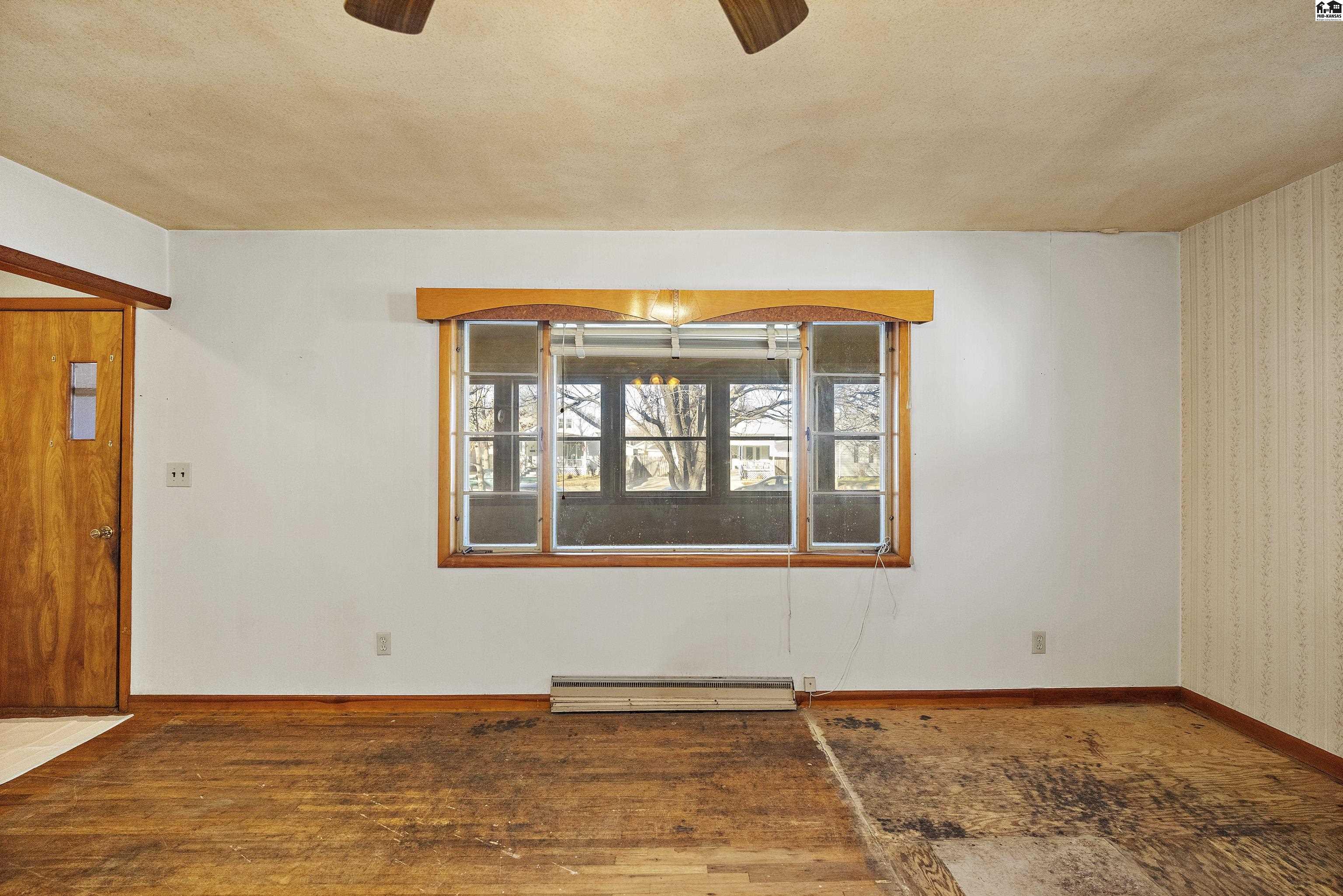 319 E 11th Avenue Hutchinson KS 67501