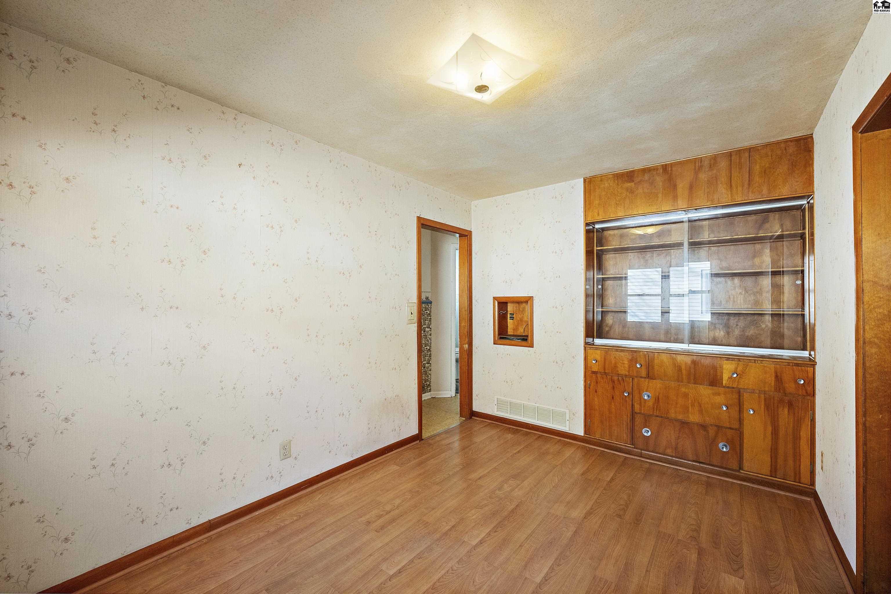 319 E 11th Avenue Hutchinson KS 67501