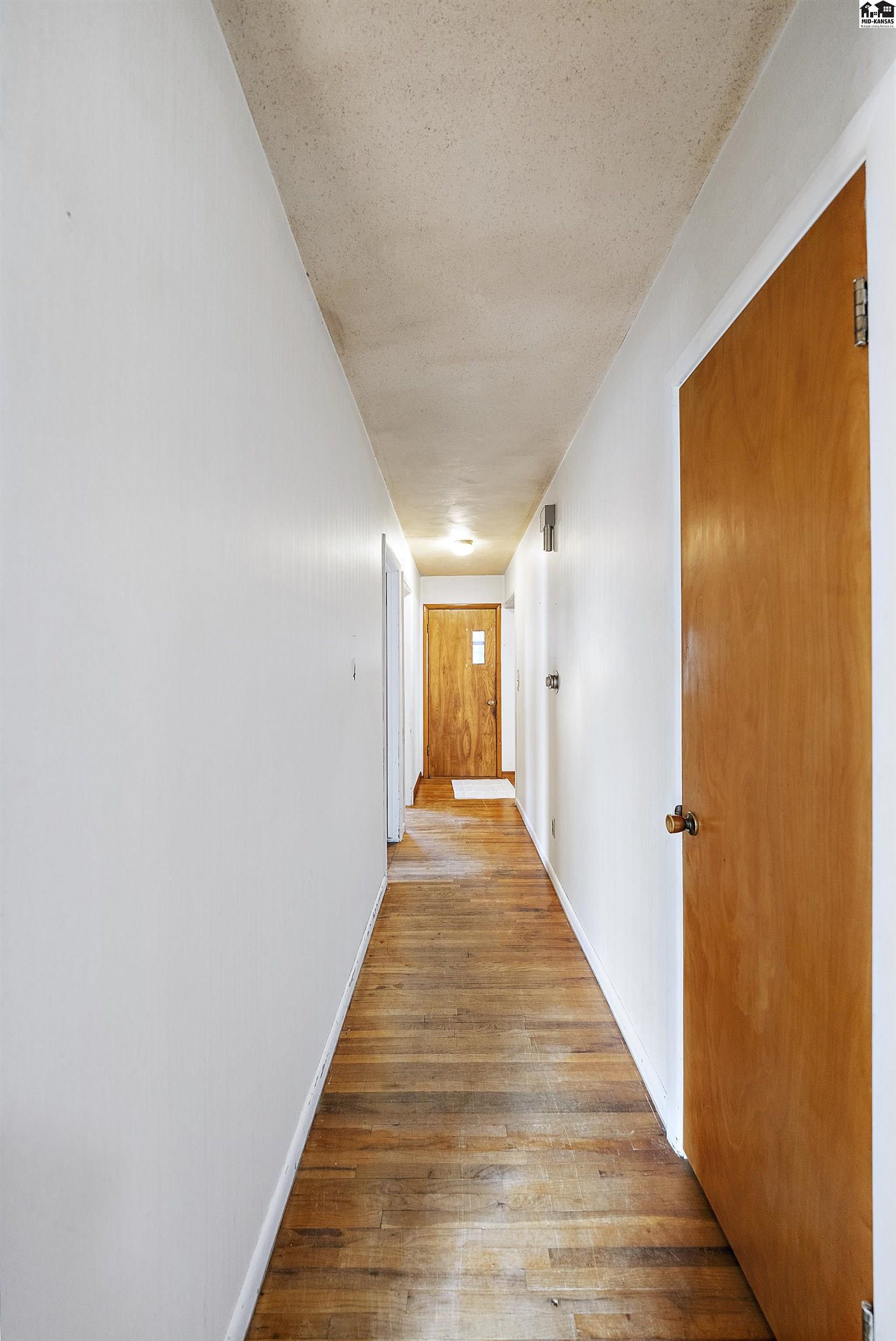 319 E 11th Avenue Hutchinson KS 67501