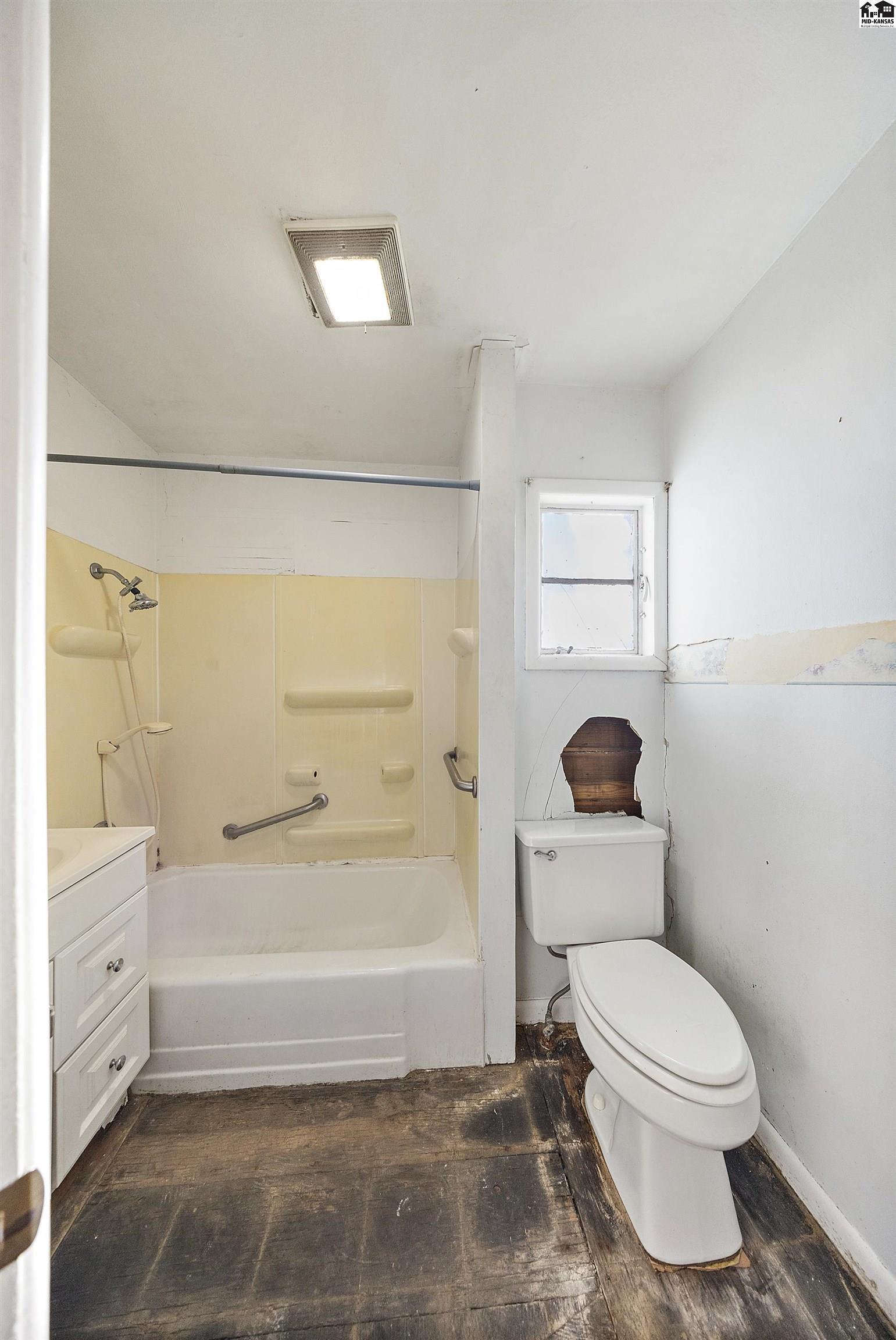 319 E 11th Avenue Hutchinson KS 67501