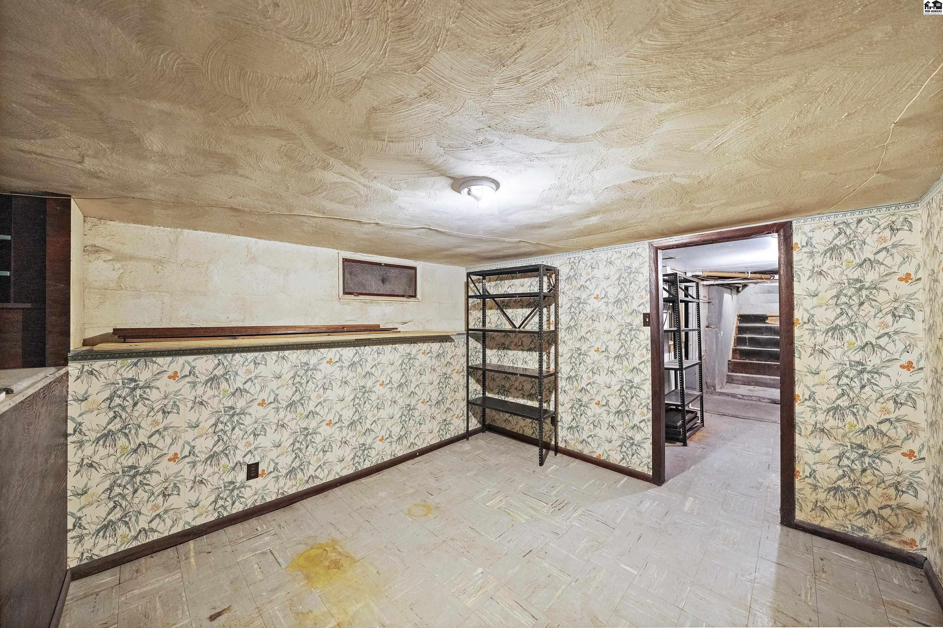 319 E 11th Avenue Hutchinson KS 67501