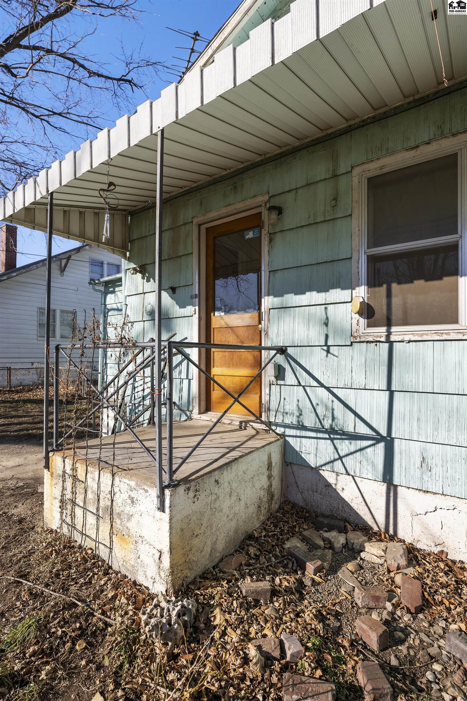 319 E 11th Avenue Hutchinson KS 67501