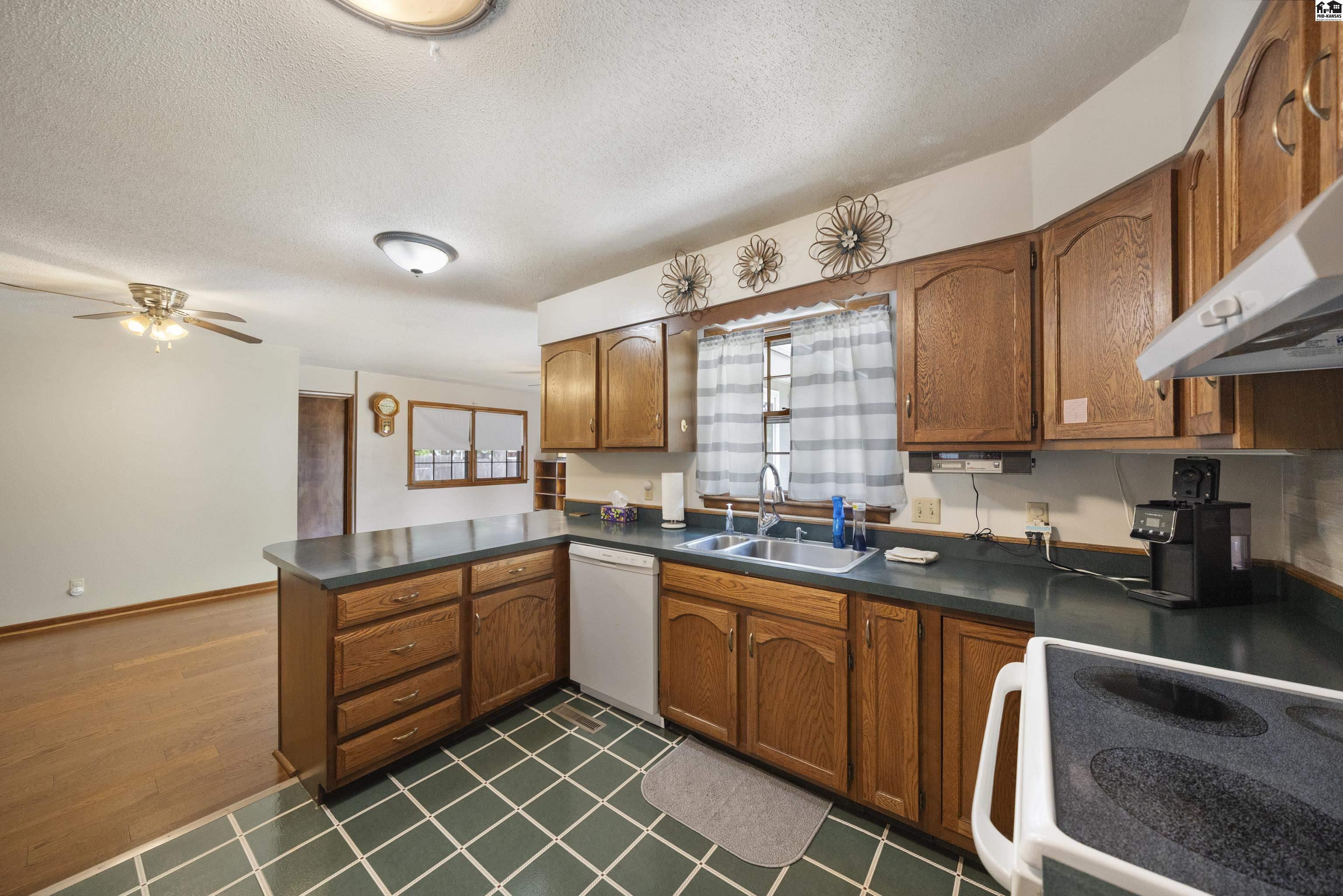 931 Trinity Drive Newton KS 67114