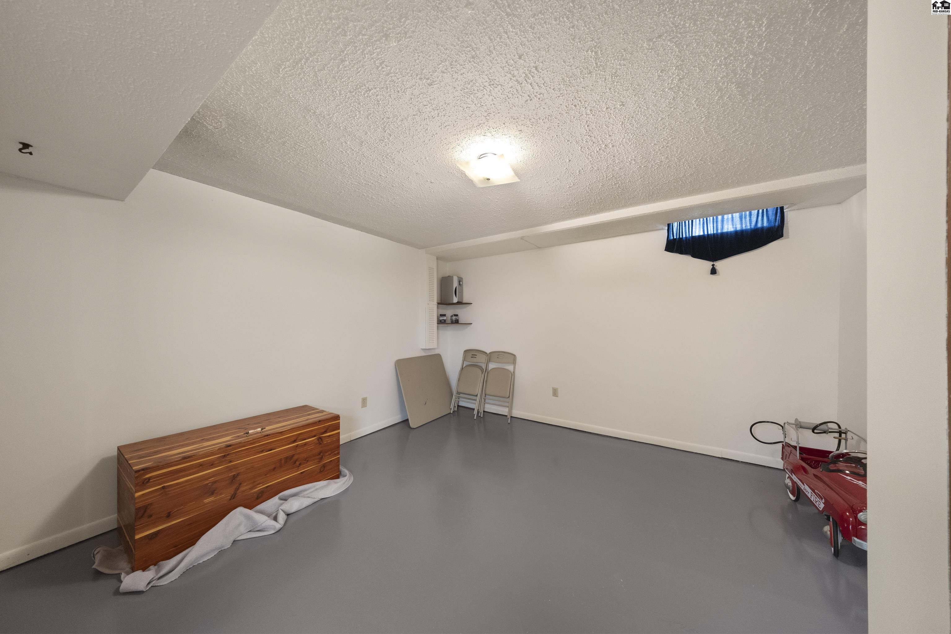 931 Trinity Drive Newton KS 67114