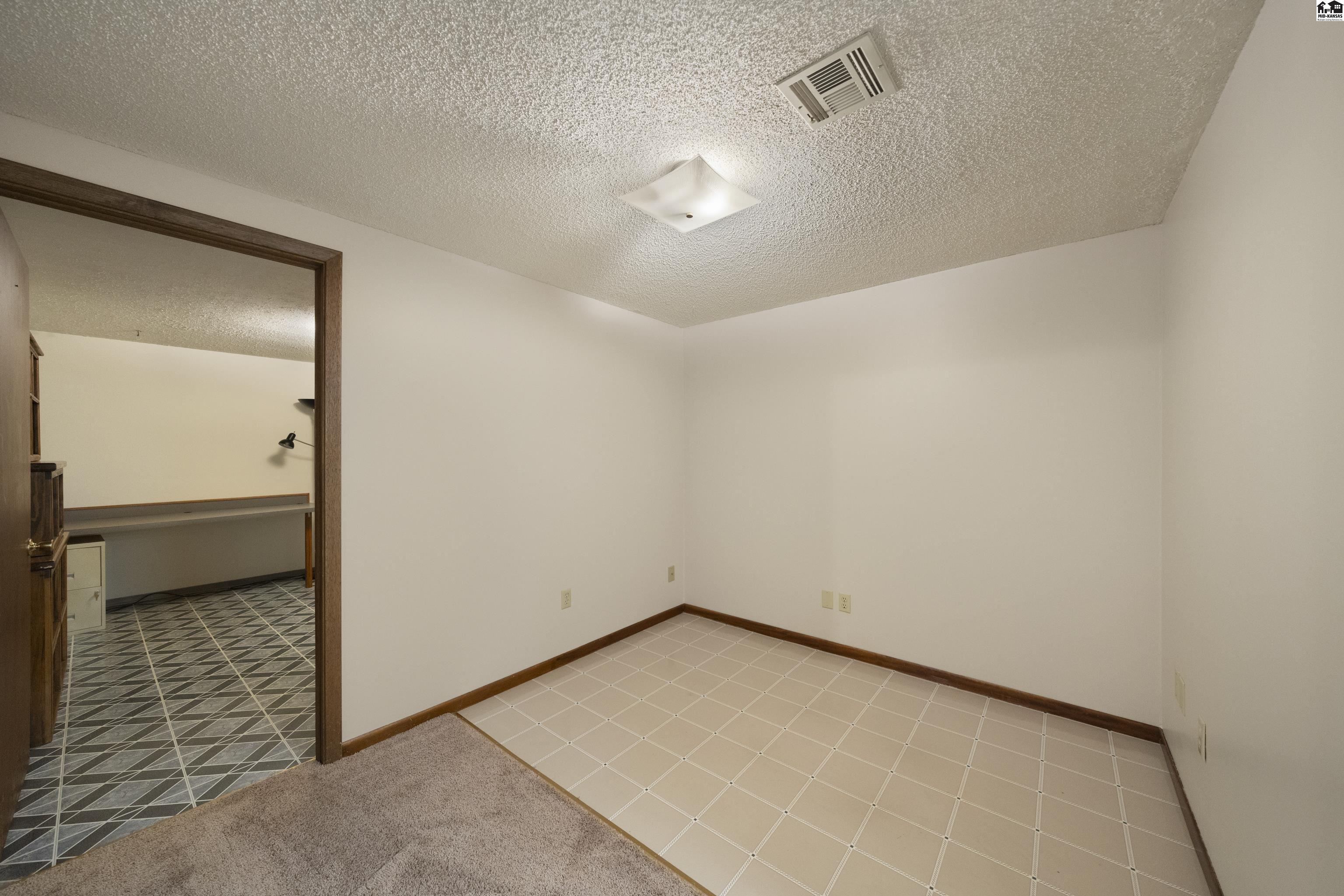 931 Trinity Drive Newton KS 67114