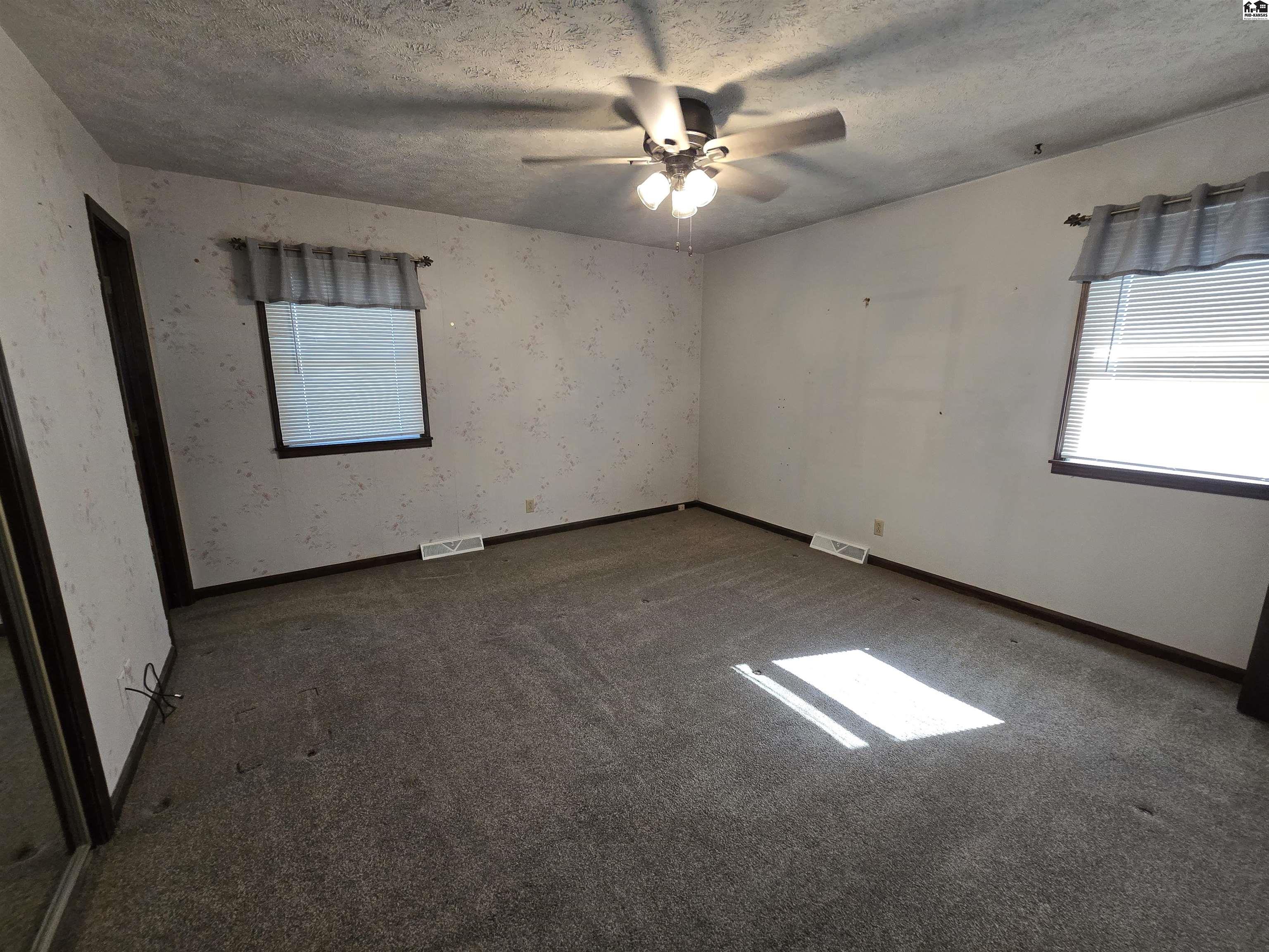 101 Crestview Avenue Mcpherson KS 67460-1603