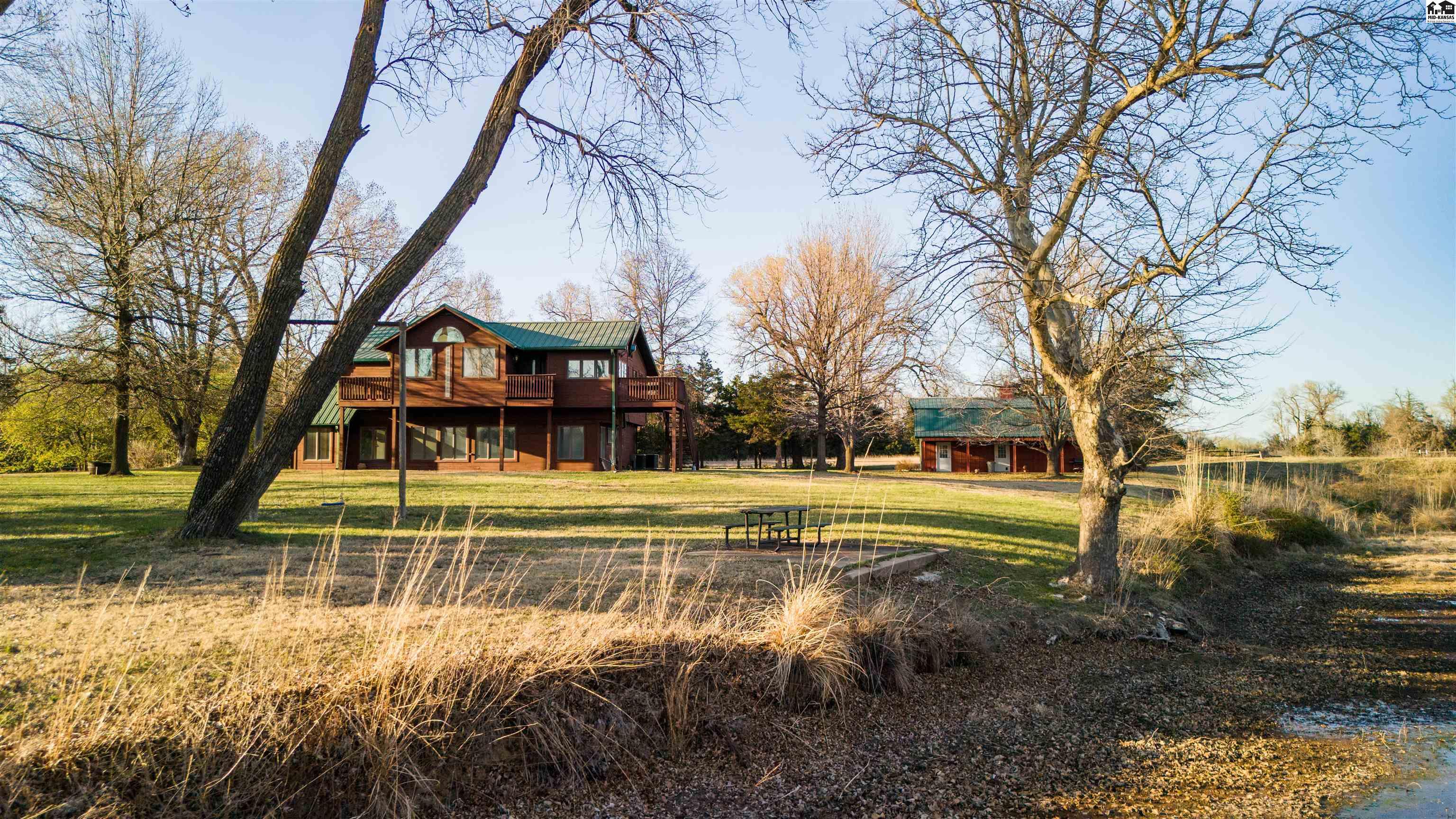 8 N Lake Drive Hutchinson KS 67501