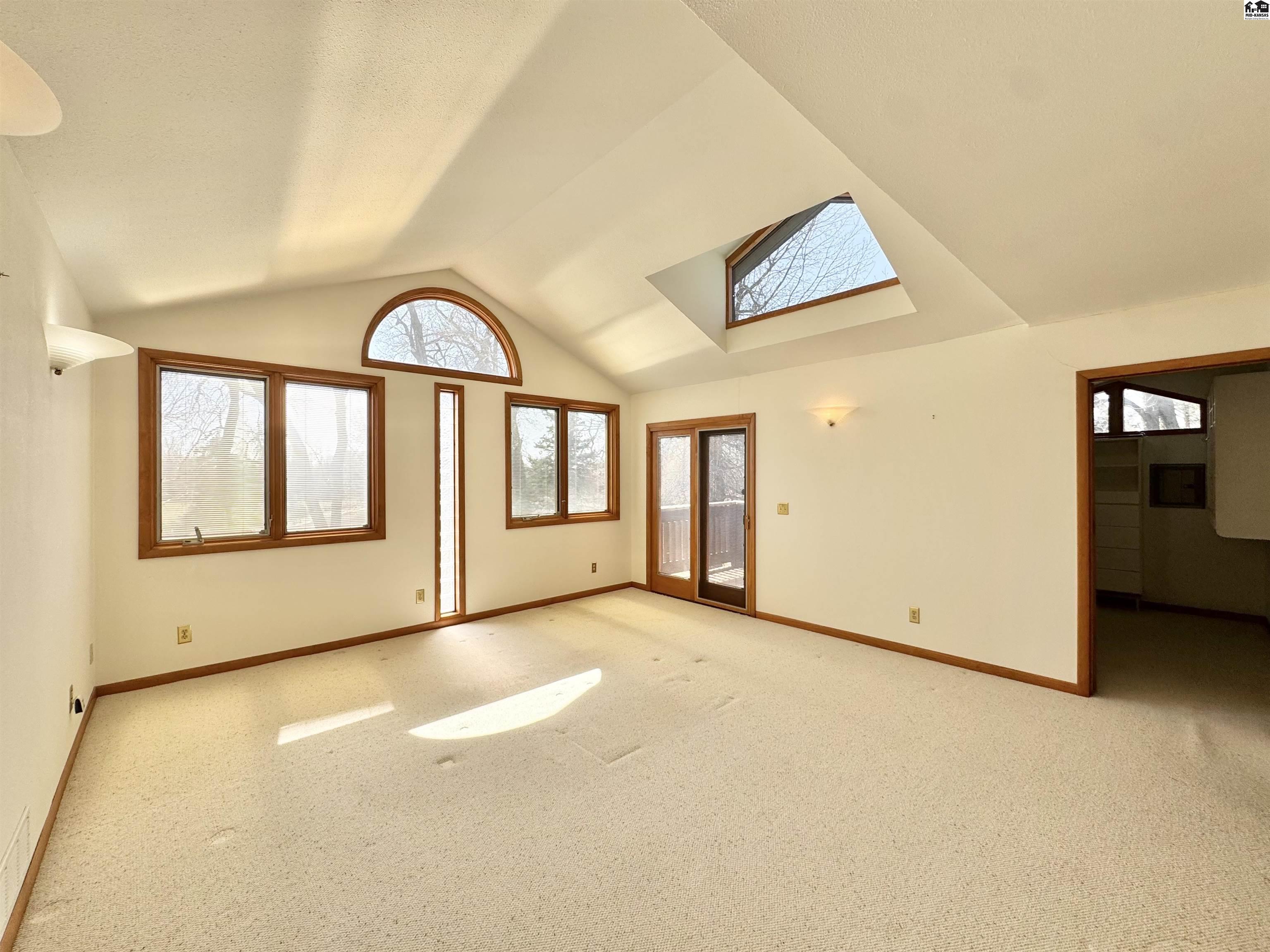 8 N Lake Drive Hutchinson KS 67501
