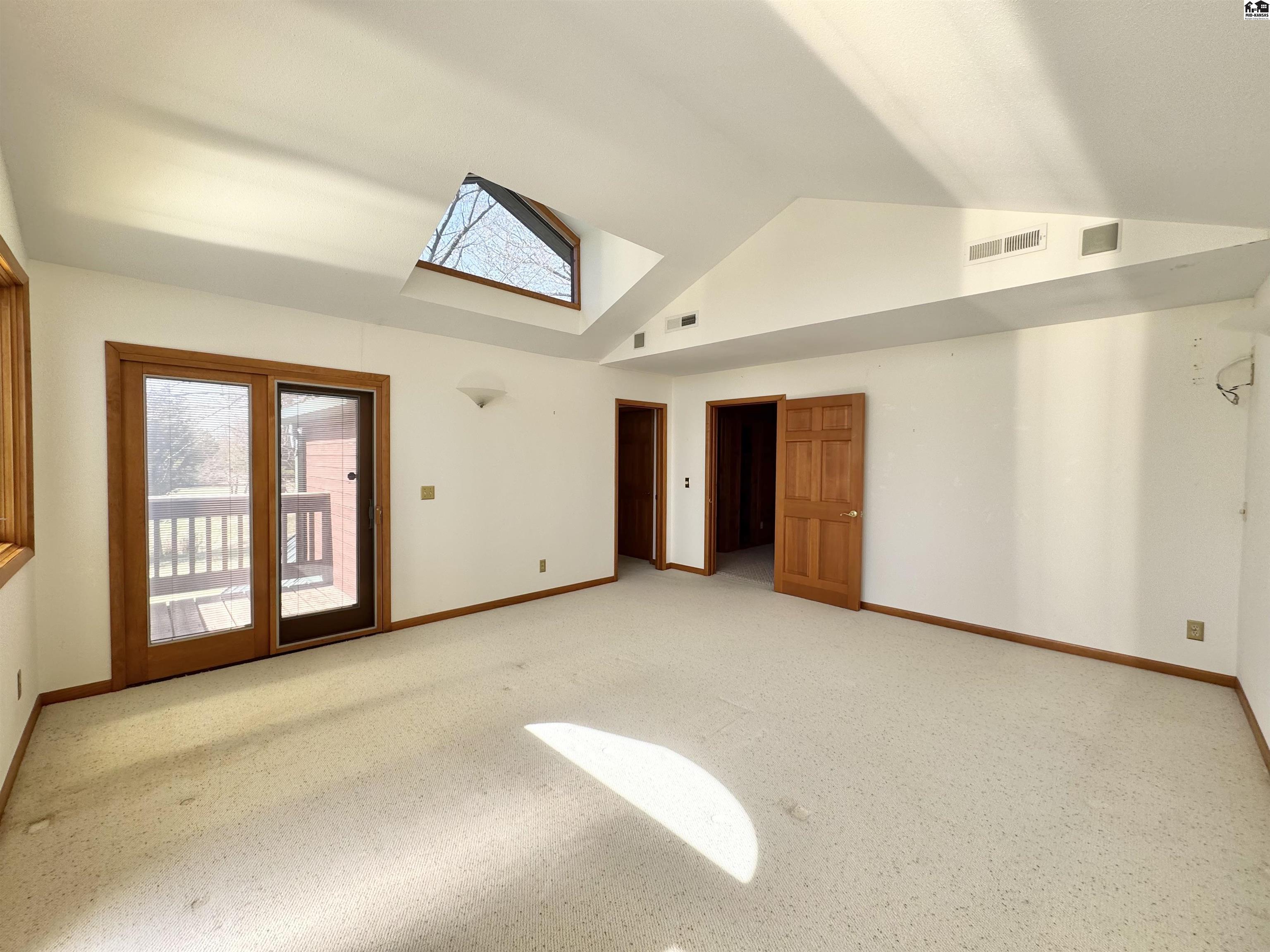 8 N Lake Drive Hutchinson KS 67501