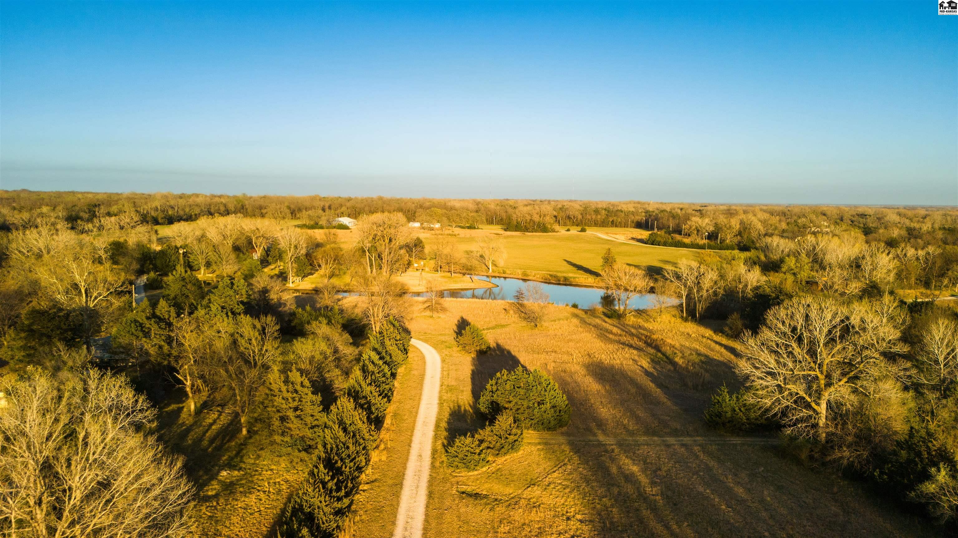 8 N Lake Drive Hutchinson KS 67501