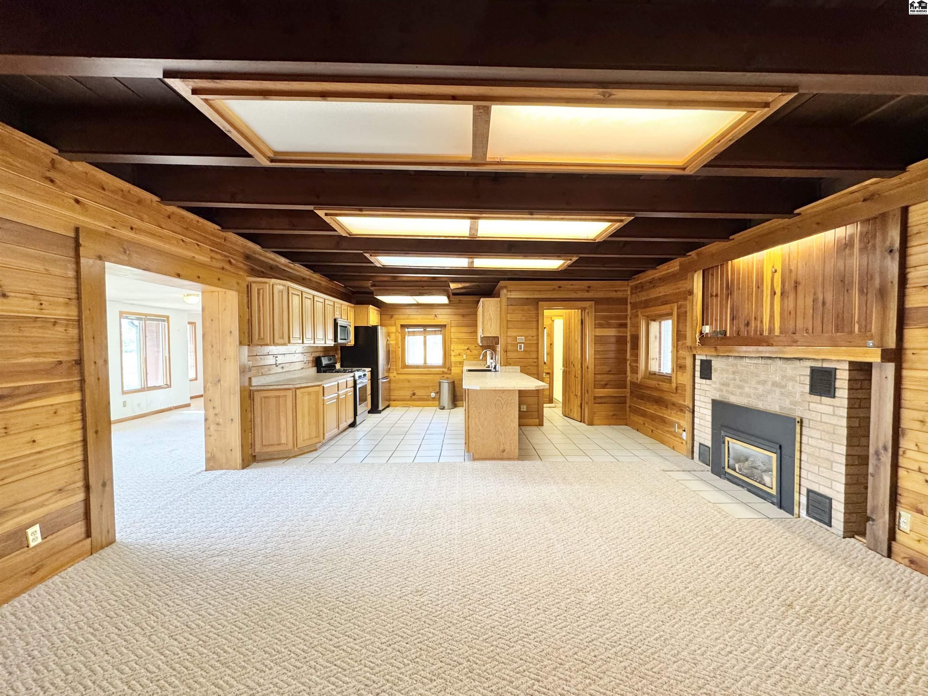8 N Lake Drive Hutchinson KS 67501