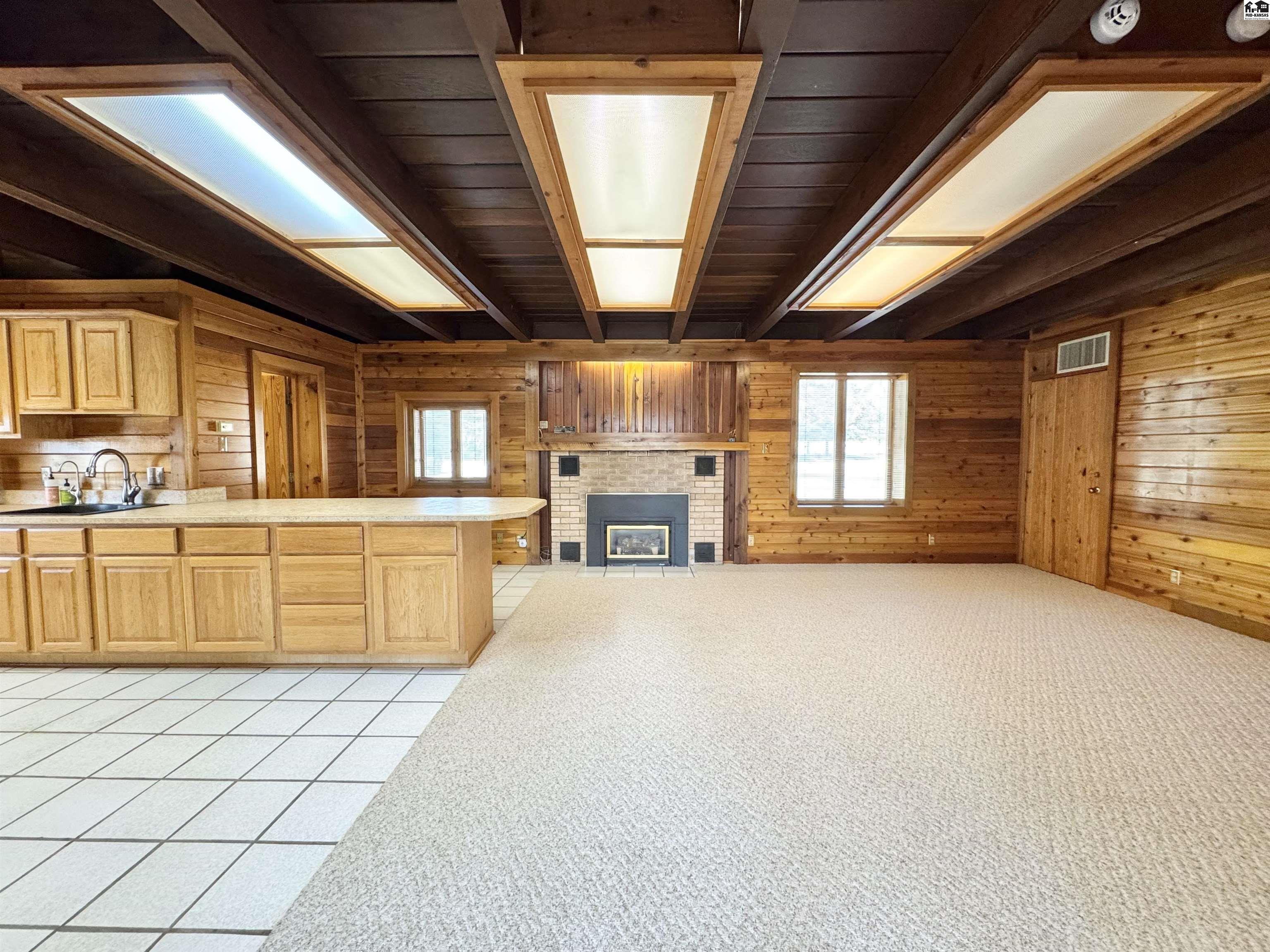 8 N Lake Drive Hutchinson KS 67501