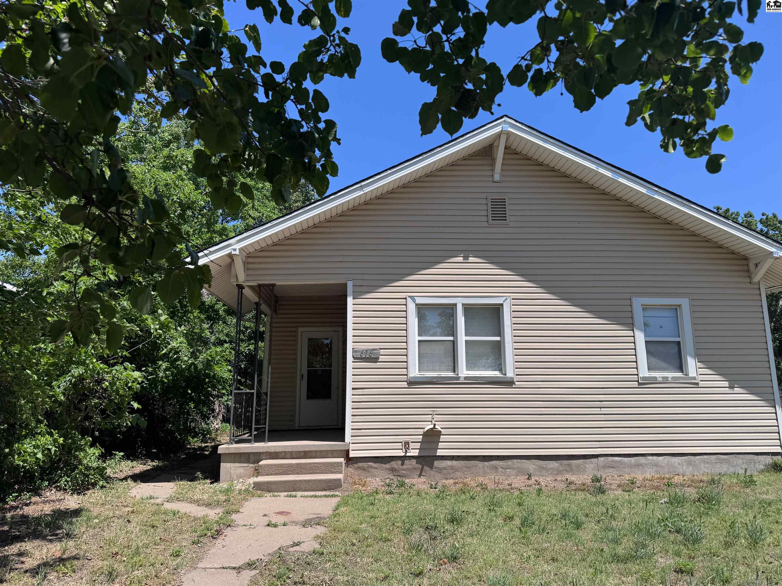 616 E Avenue C Hutchinson KS 67501