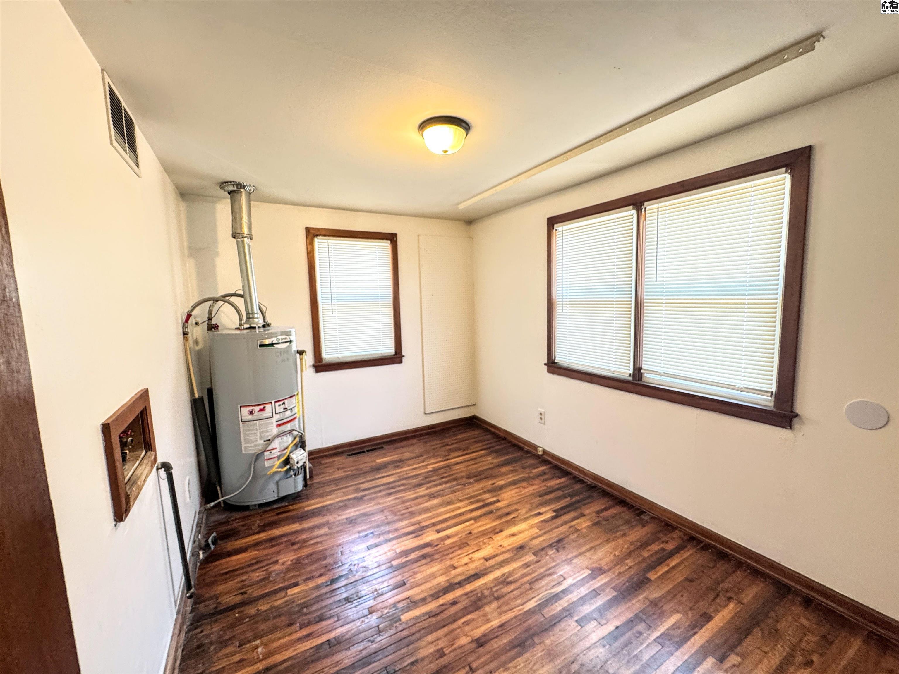 616 E Avenue C Hutchinson KS 67501